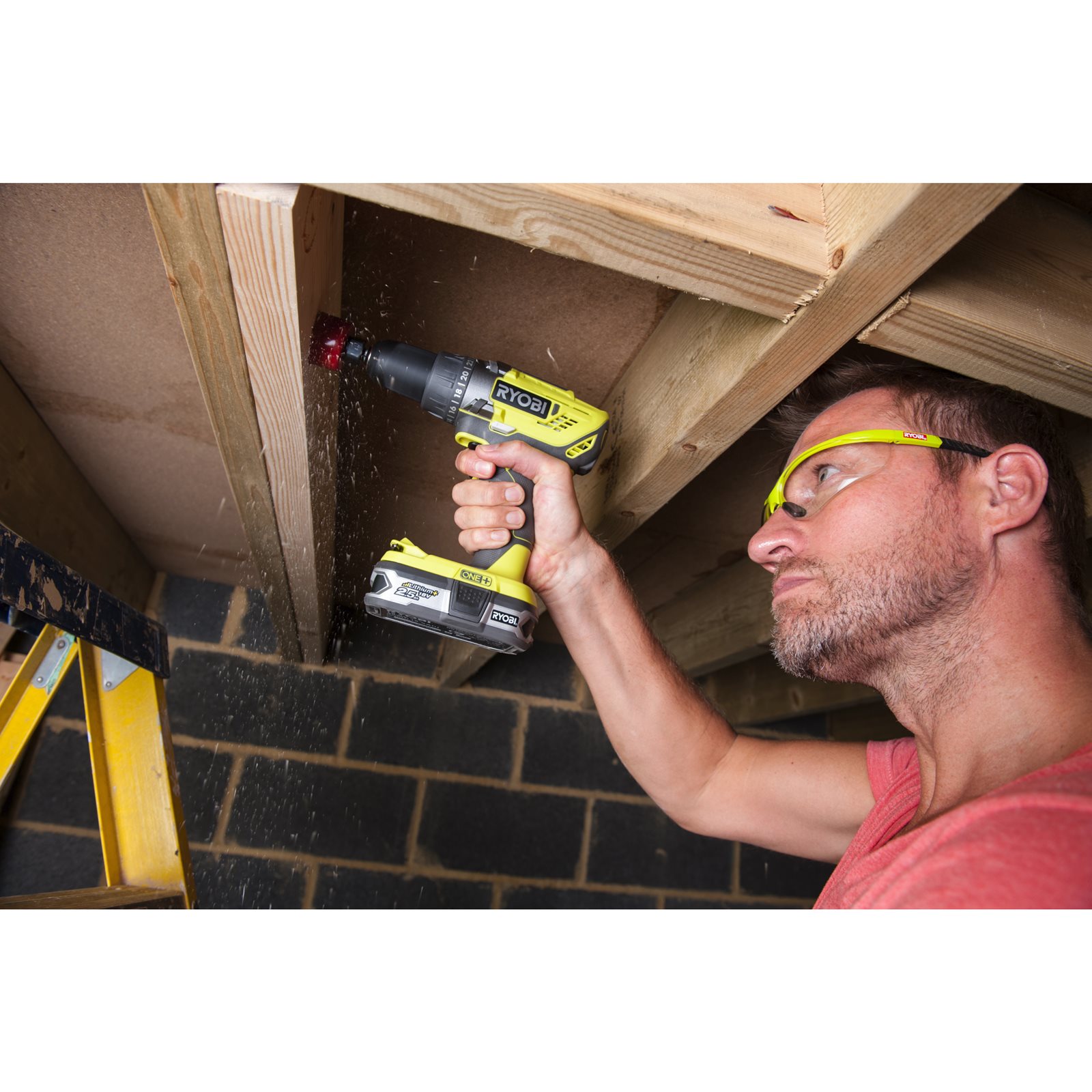 Mașină de găurit/înșurubat 18V ONE+ (1 x 2,0 Ah) Ryobi R18DD3-120S - in utilizare 5