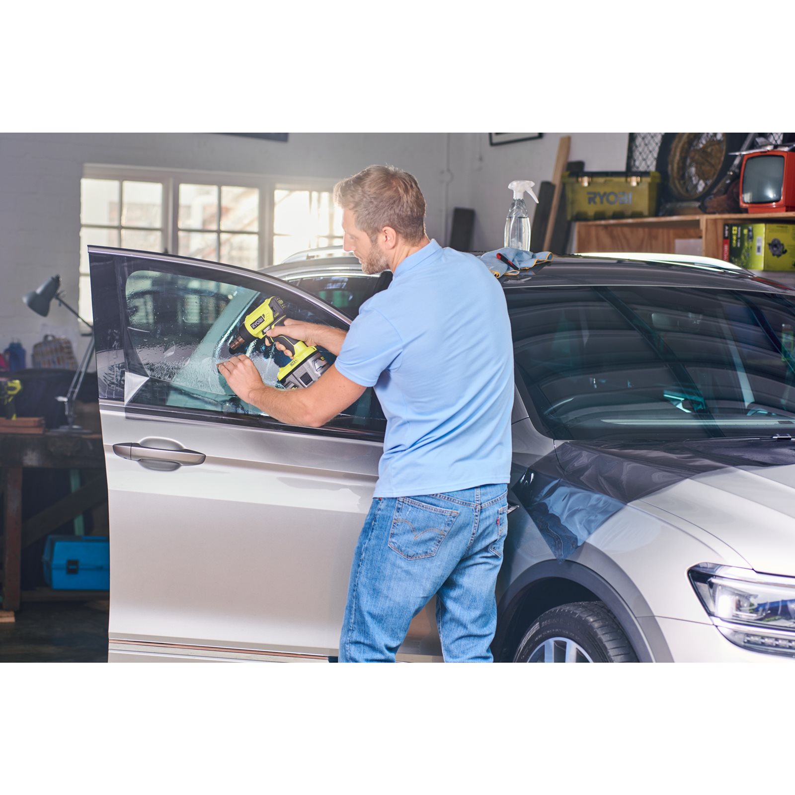 18V ONE+ Pistol aer cald 18V ONE+ Ryobi R18HG-0 - in utilizare 1