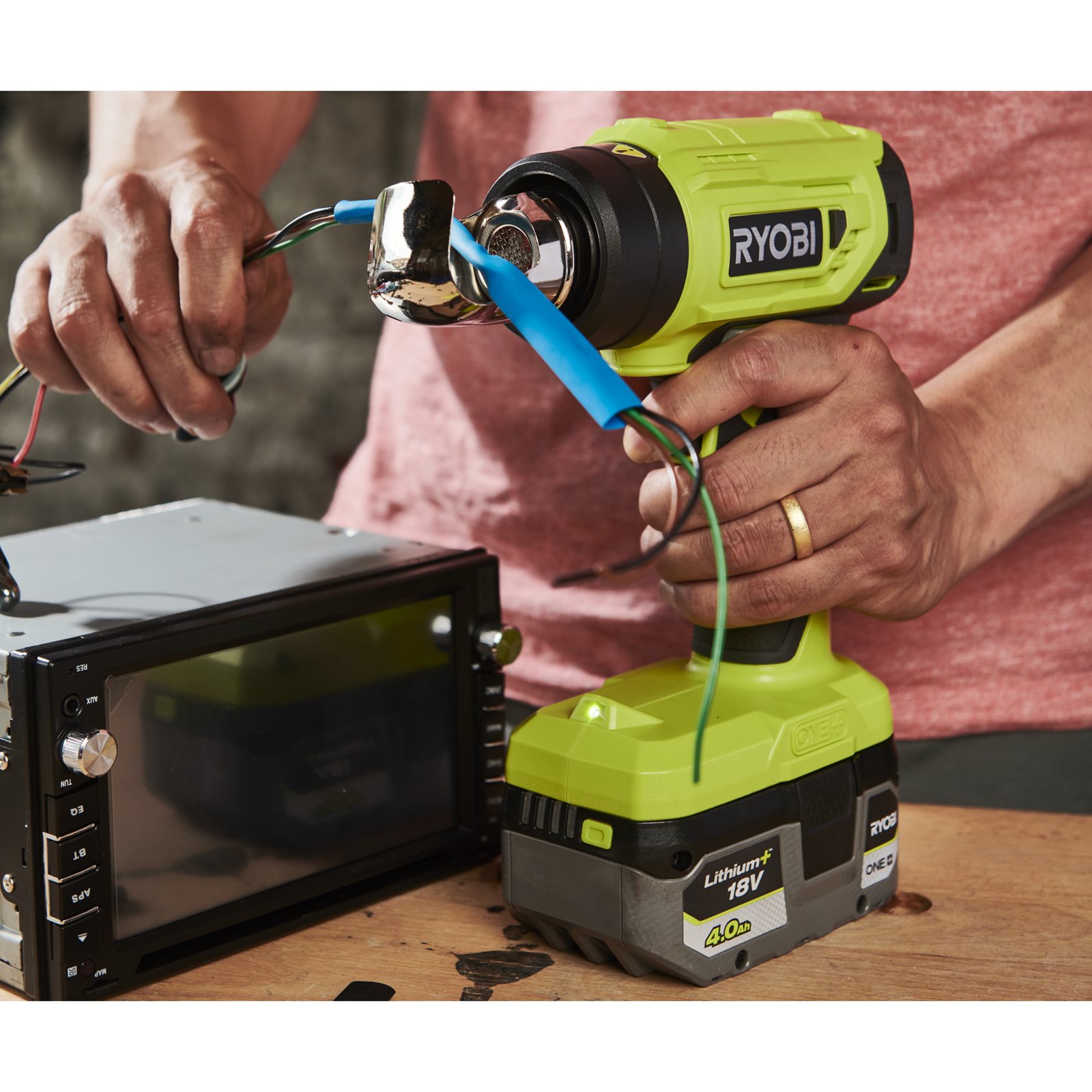 18V ONE+ Pistol aer cald 18V ONE+ Ryobi R18HG-0 - in utilizare 4