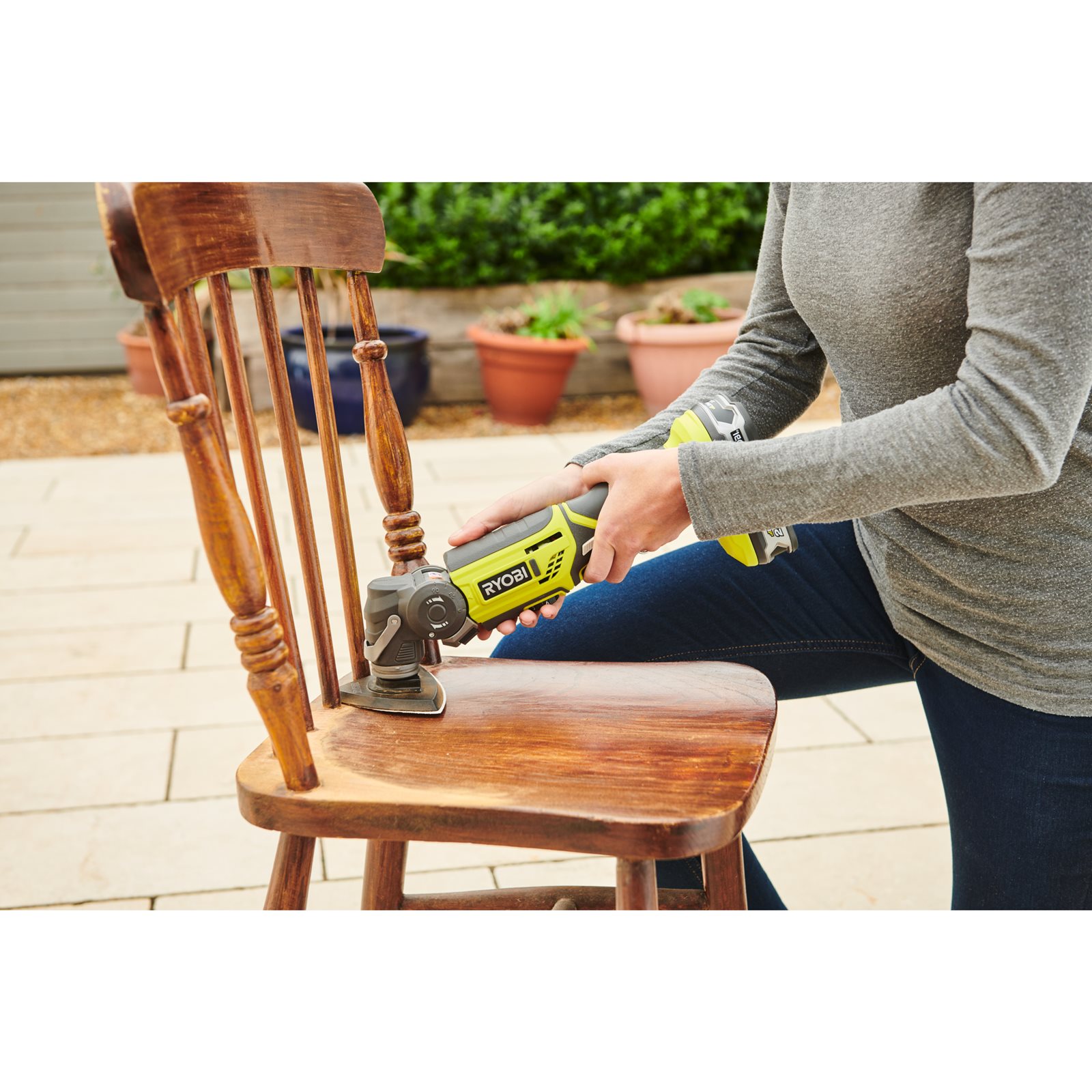 Mașină multifuncțională 18V ONE+, cap pivotant Ryobi R18MT-0 - in utilizare 3
