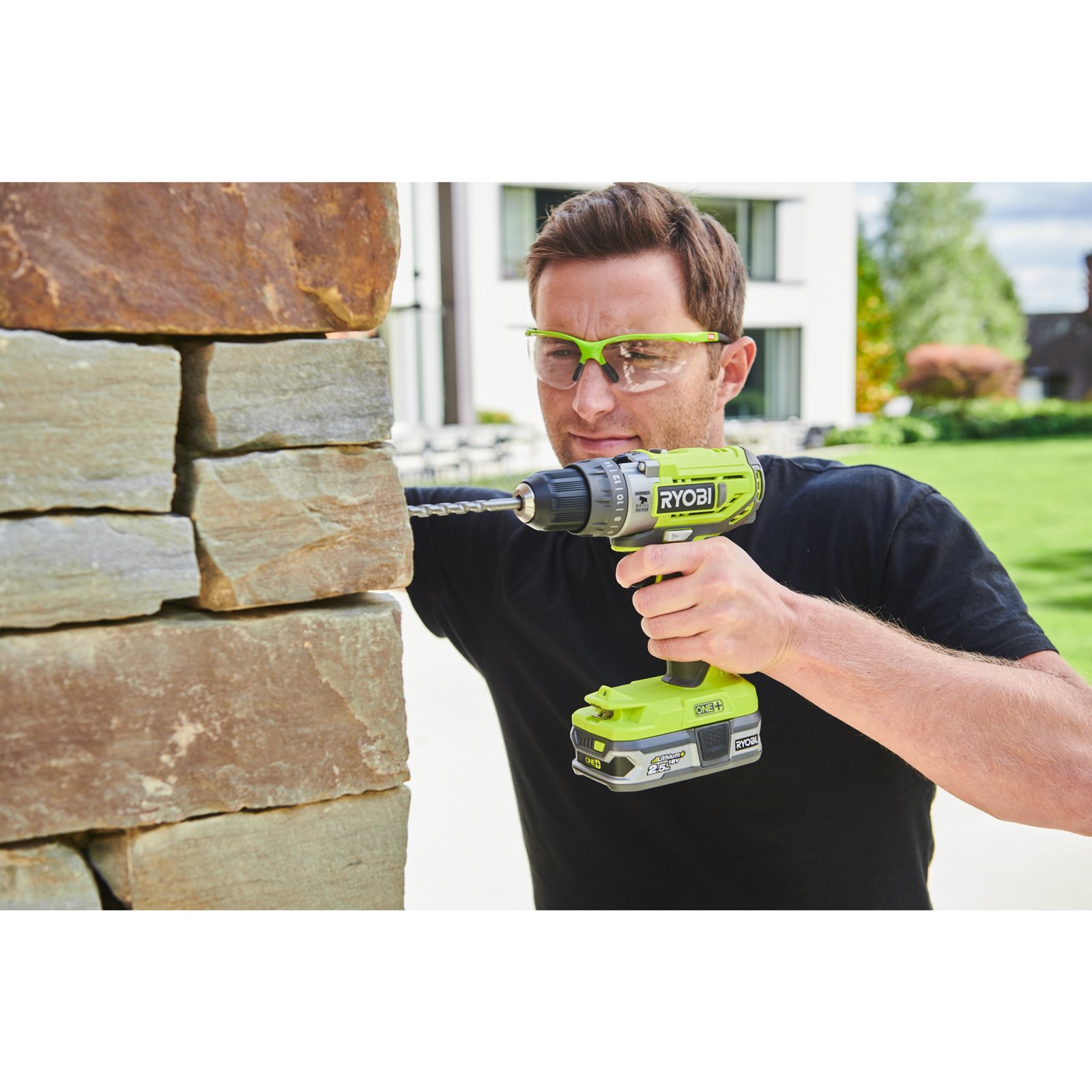Mașină de găurit cu percuție 18V ONE+ (1 x 1,5 Ah) Ryobi R18PD2-115S - in utilizare 6