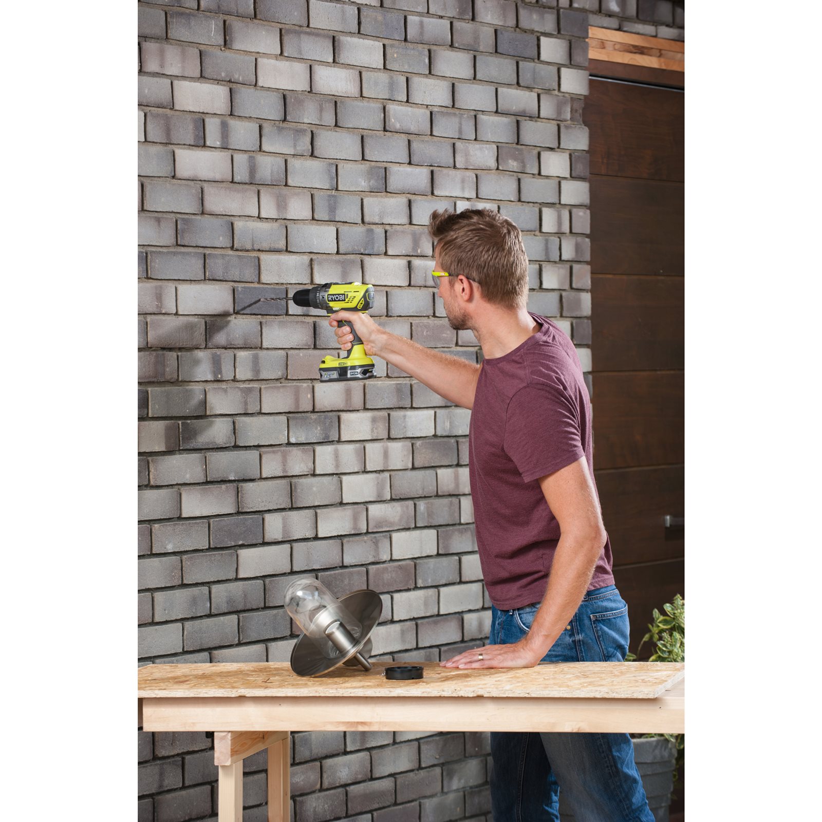 Mașină de găurit cu percuție 18V ONE+ Ryobi R18PD3-0 - in utilizare 9