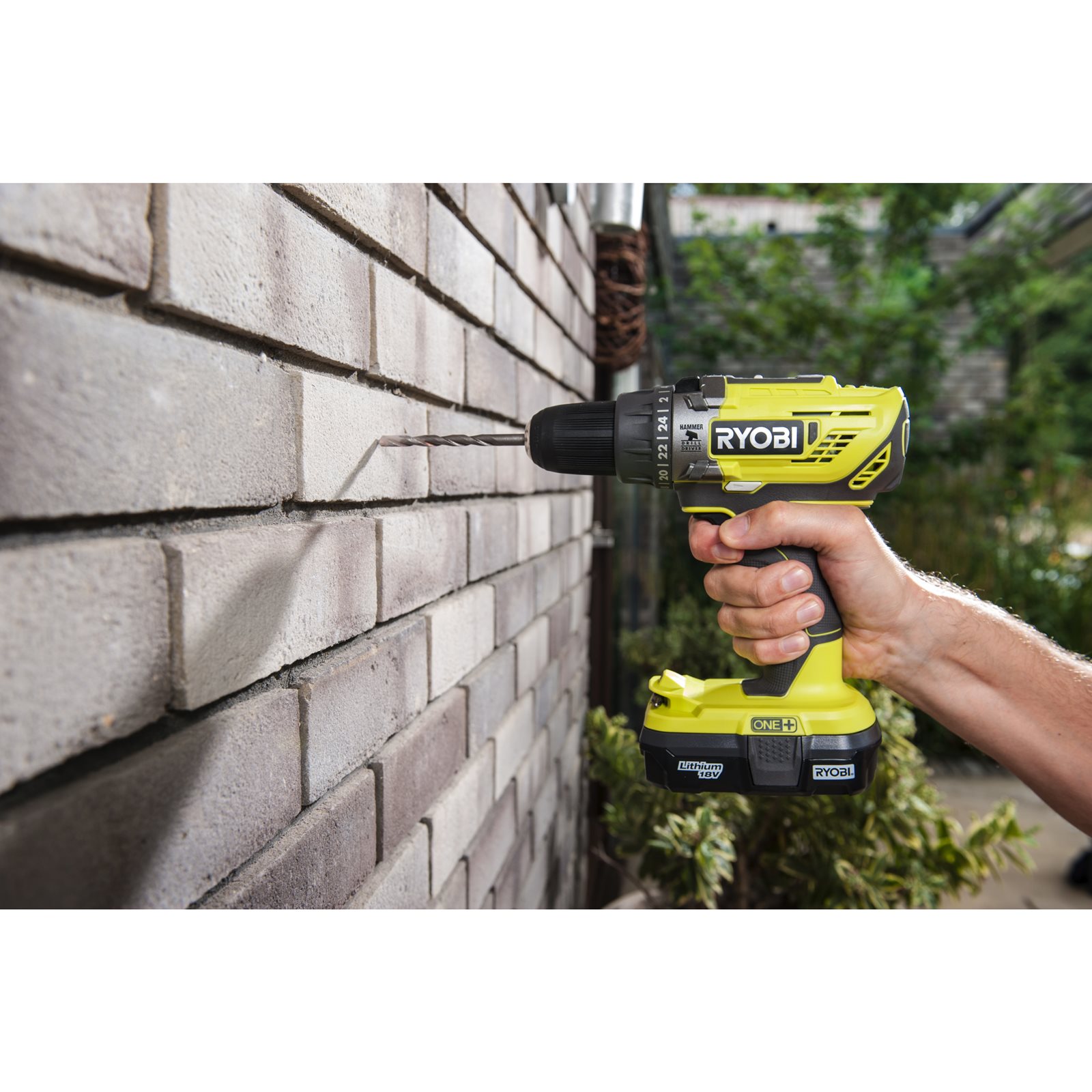Mașină de găurit cu percuție 18V ONE+ (4.0Ah + 2.0Ah) Ryobi R18PD3-242S - in utilizare 6