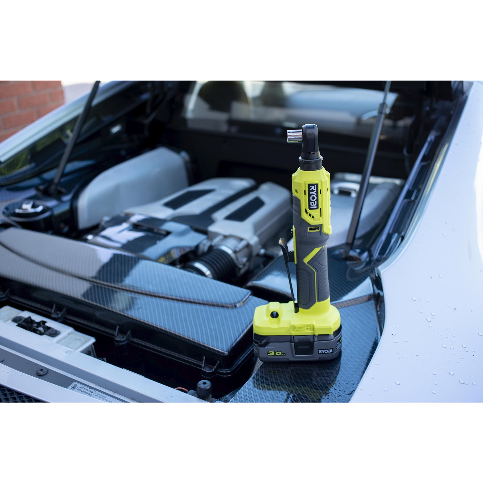Antrenor cu clichet 1/4" 18V ONE+ Ryobi R18RW2-0 - in utilizare 5