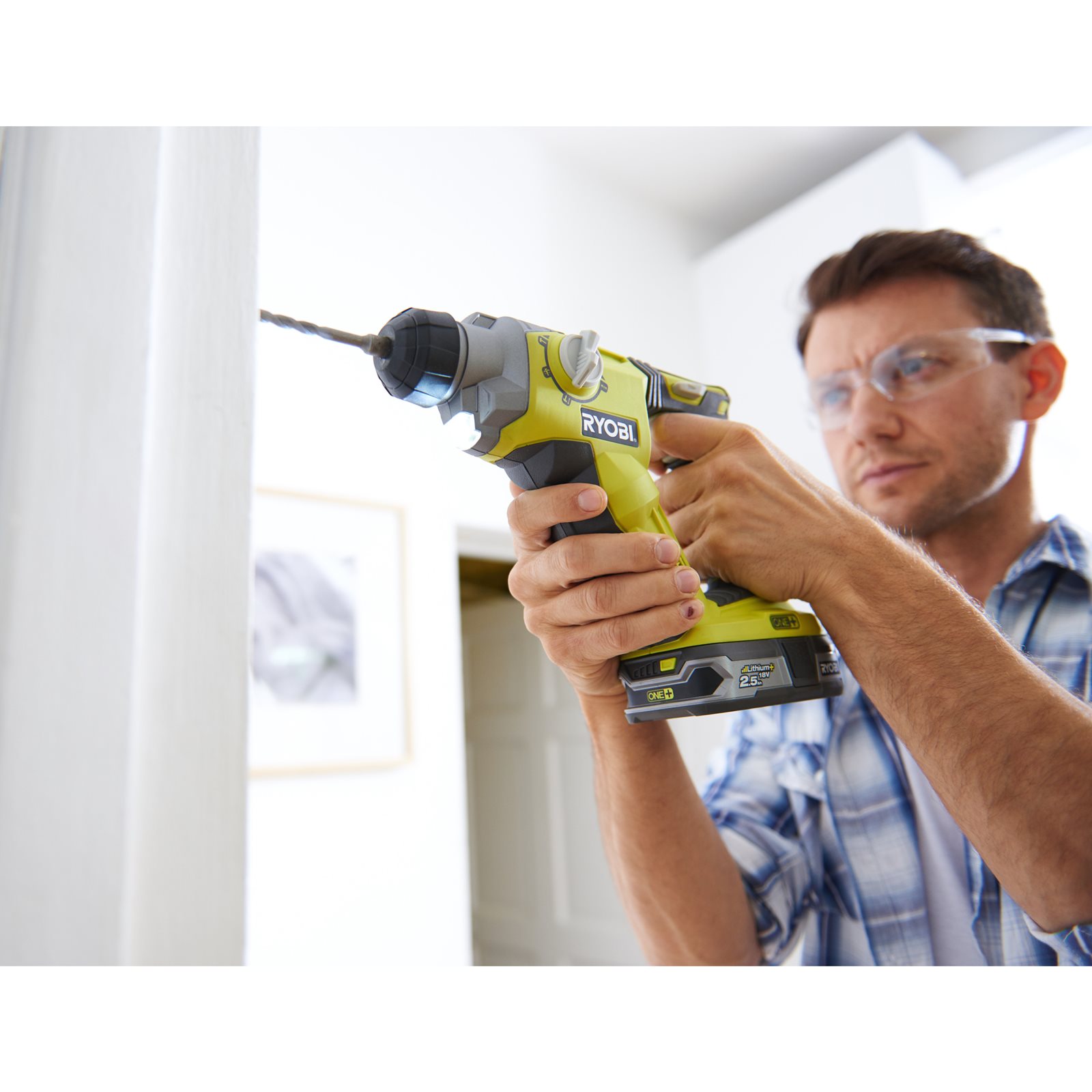 Ciocan rotopercutor SDS+ 18V ONE+ Ryobi R18SDS-0 - in utilizare 1