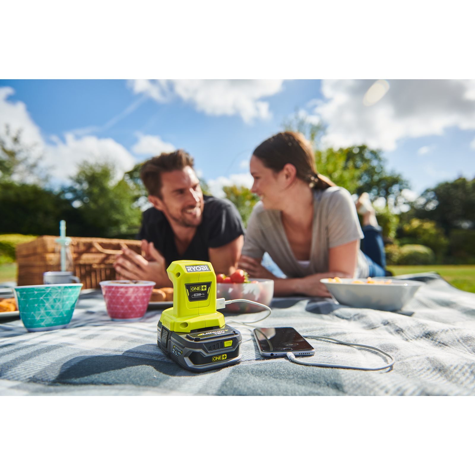 Adaptor USB 18V ONE+ Ryobi R18USB-0 - in utilizare 1