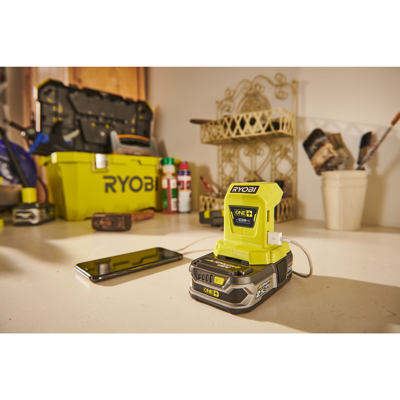 Adaptor USB 18V ONE+ Ryobi R18USB-0 - in utilizare 2