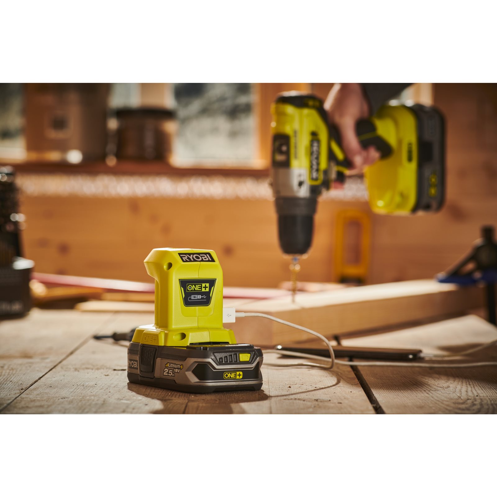 Adaptor USB 18V ONE+ Ryobi R18USB-0 - in utilizare 5