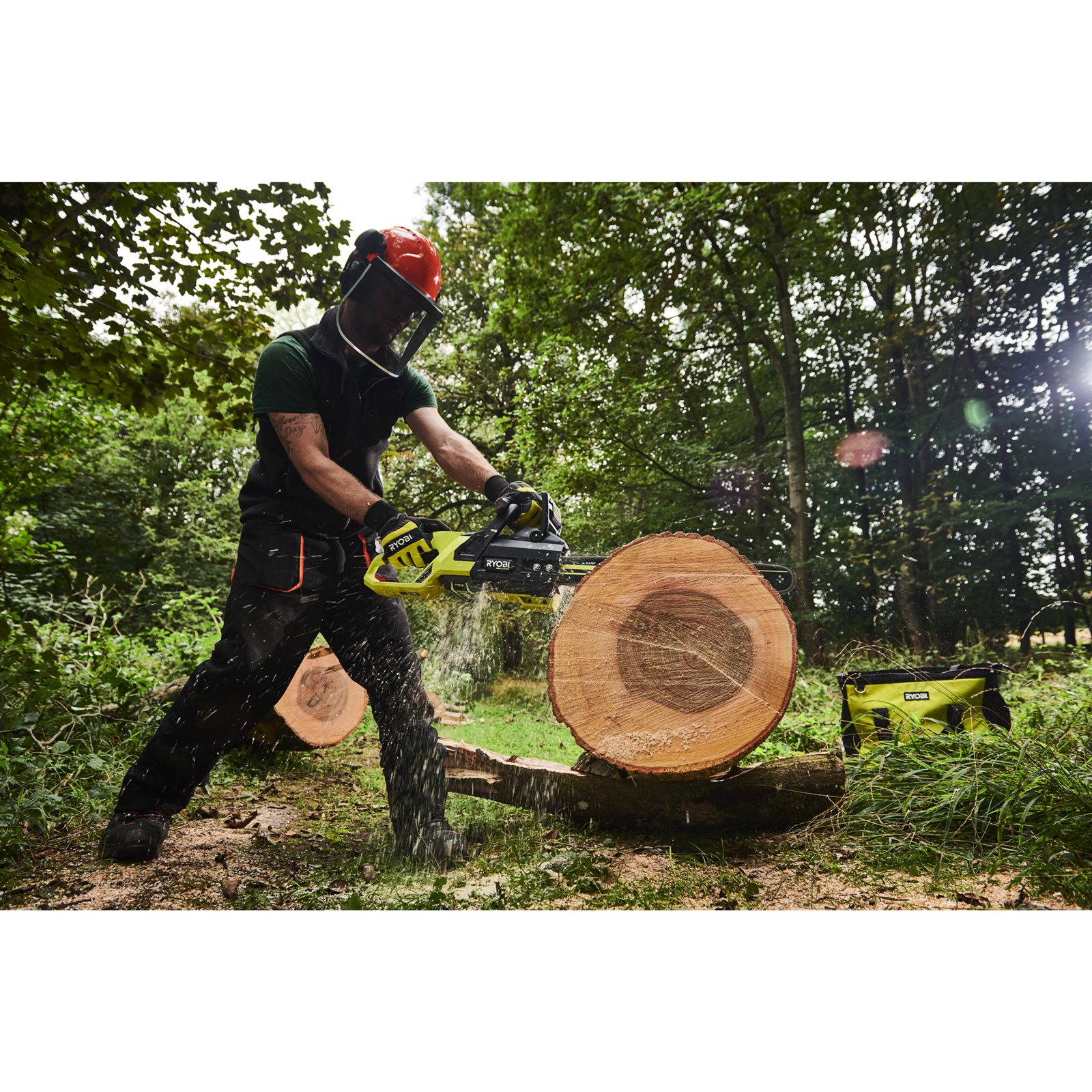 Lanț de 20" / 50 cm pentru fierăstrăul cu lanț de 50 cm RY36CSX50A 36V fără perii și fără cablu Ryobi RAC275 - in utilizare 1