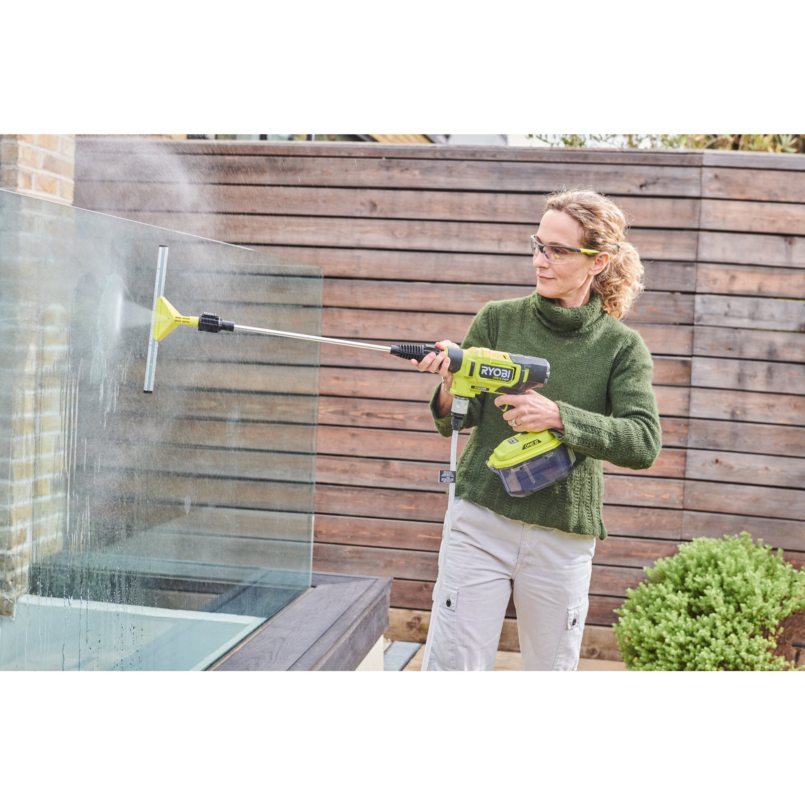 Racletă EZClean Ryobi RAC763 - in utilizare 2