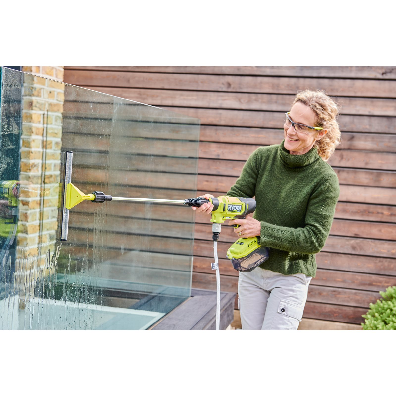 Racletă EZClean Ryobi RAC763 - in utilizare 3