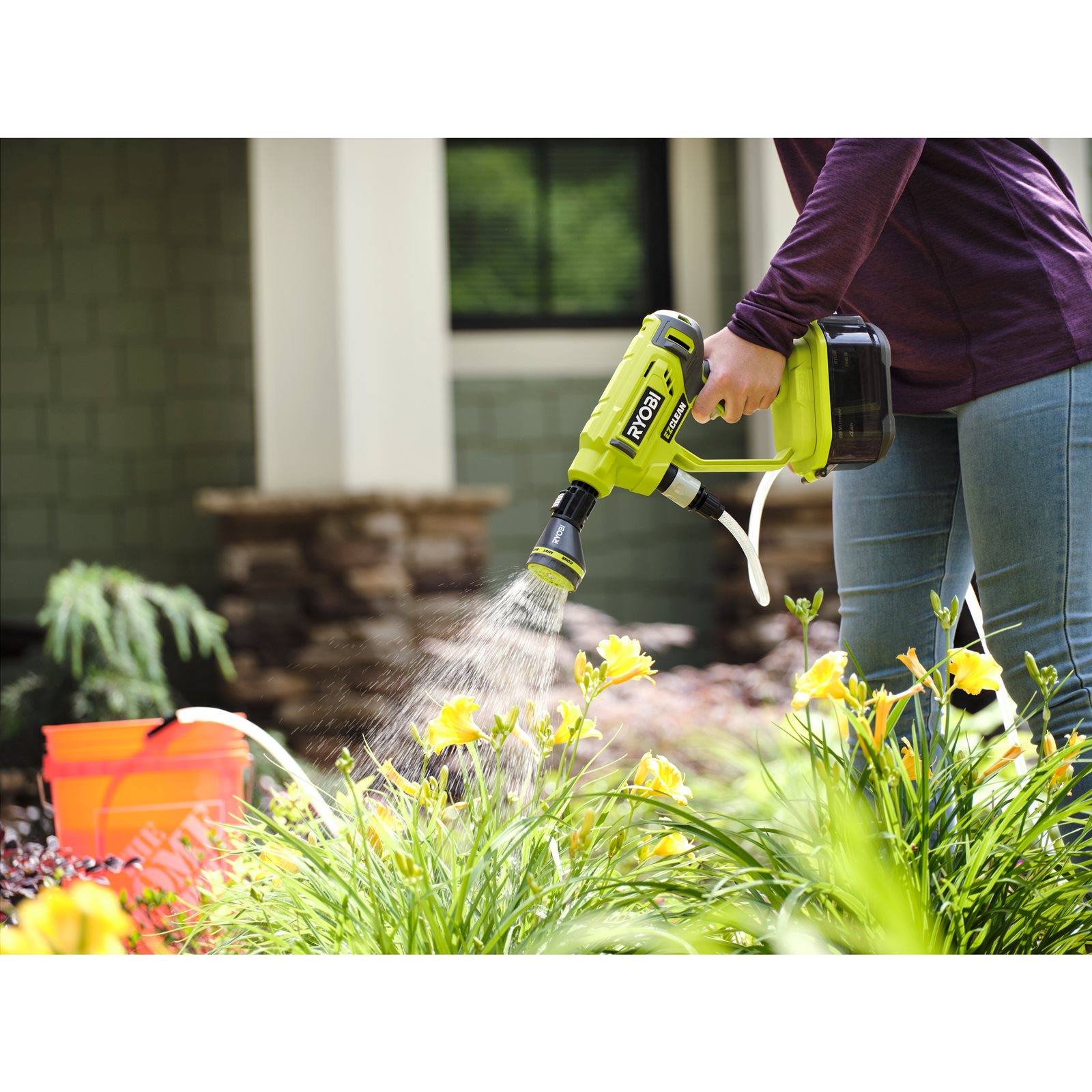 Duză de clătire EZClean Ryobi RAC765 - in utilizare 1