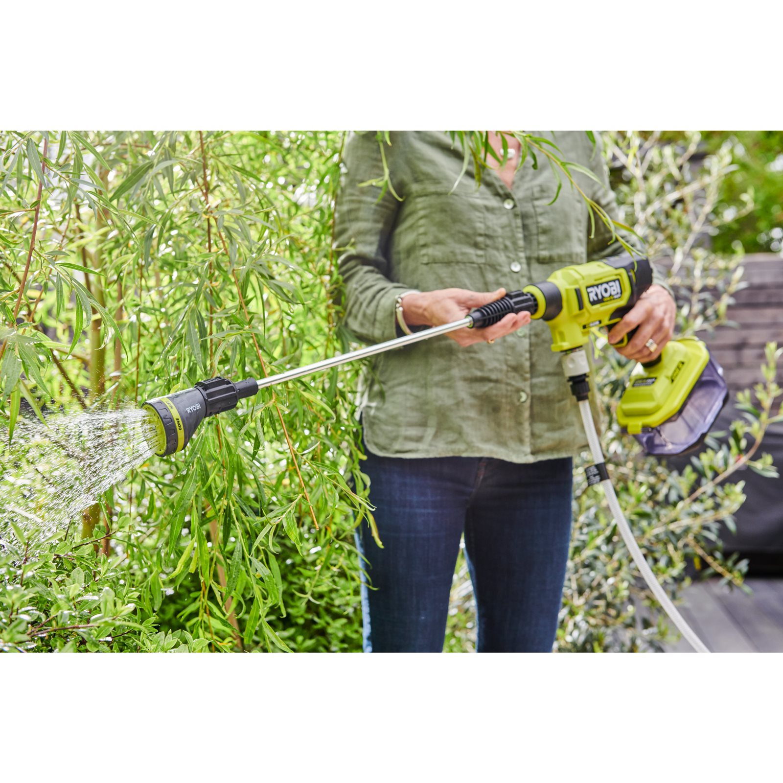 Duză de clătire EZClean Ryobi RAC765 - in utilizare 2