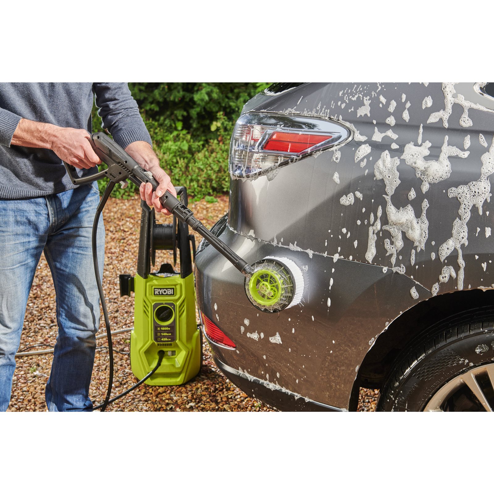 Perie rotativă pentru aparatul de spălare cu presiune Ryobi RAC785 - in utilizare 2