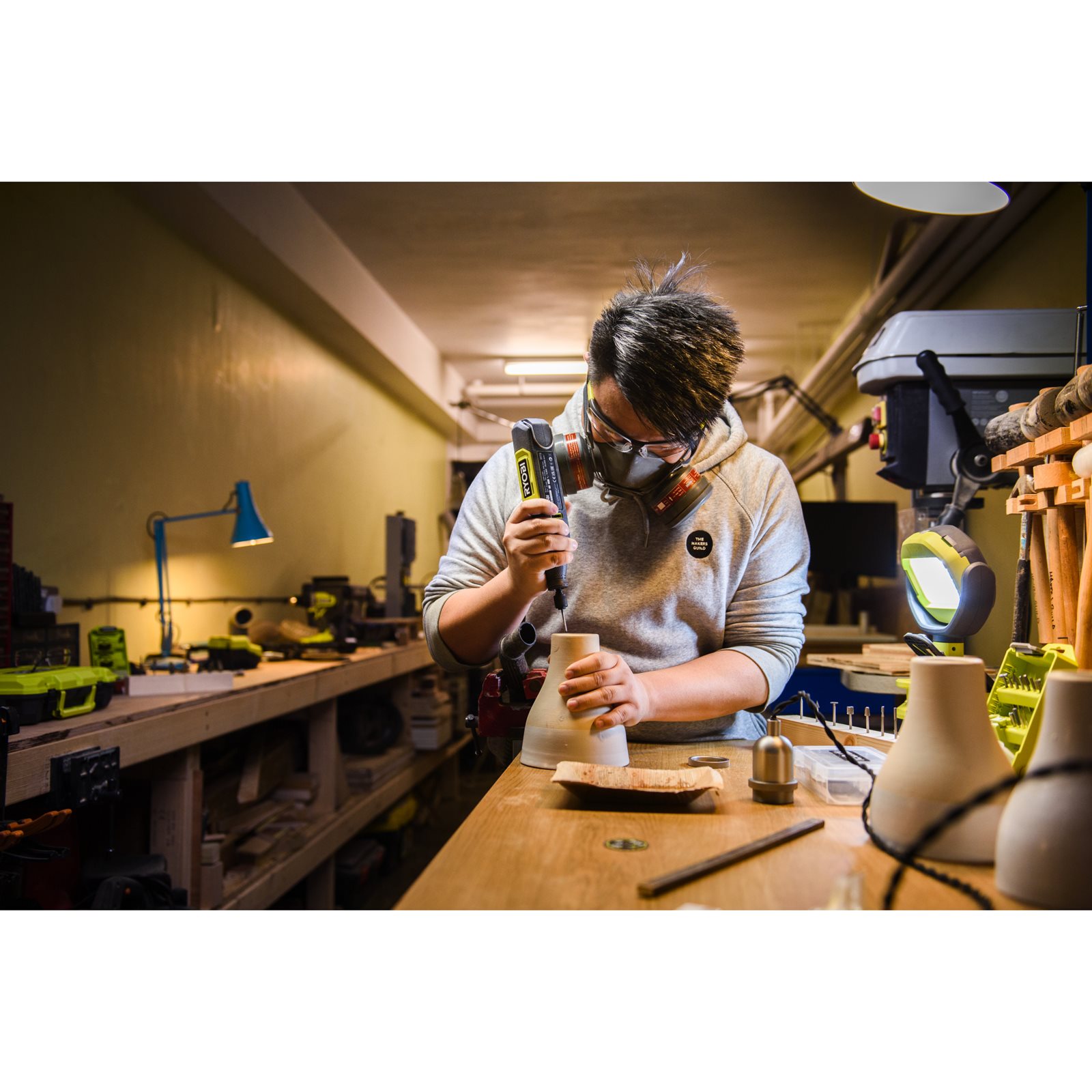 Freză tip suliță de 3,2 mm de carbid Ryobi RAR108 - in utilizare 3