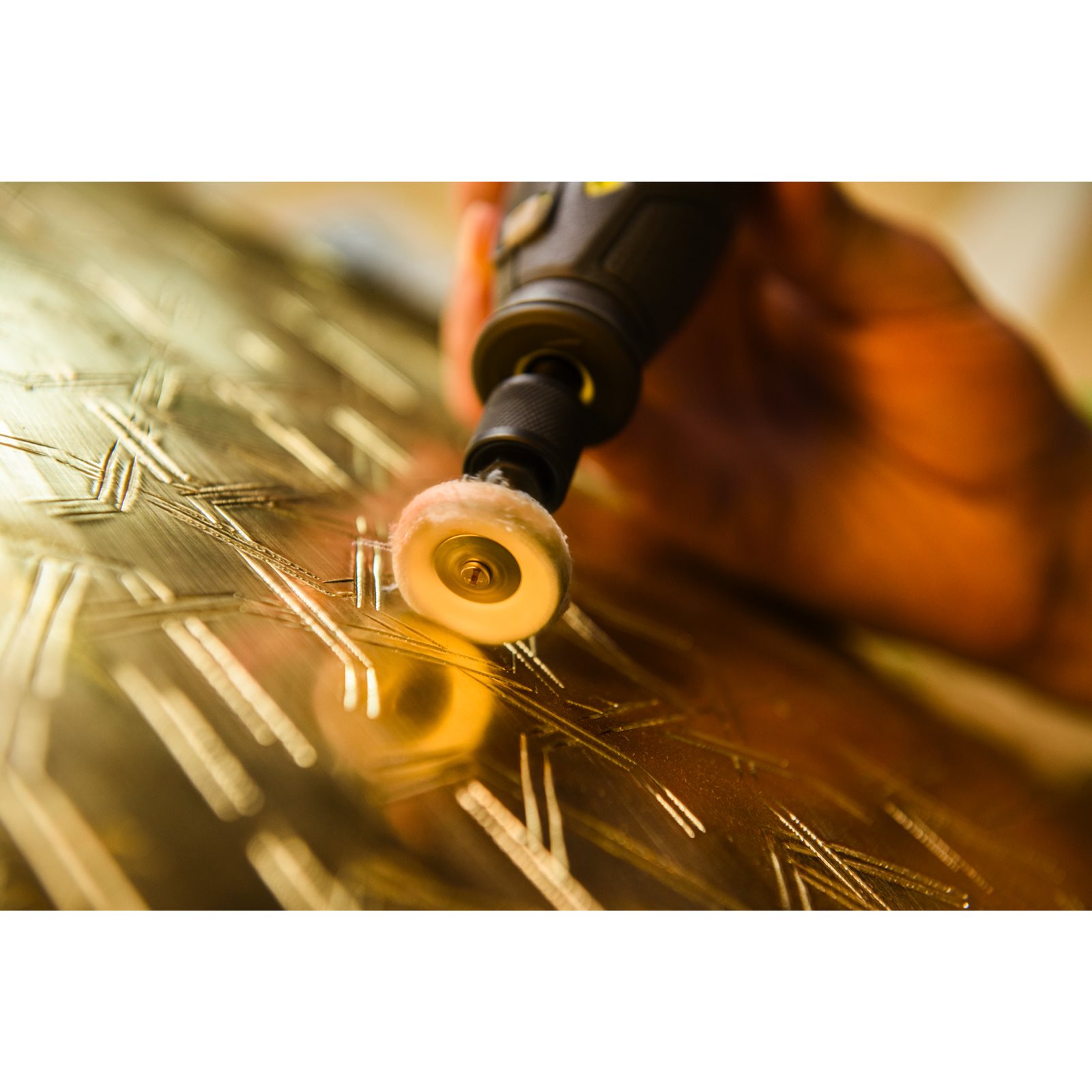 Disc de lustruire din bumbac 25.4 mm Ryobi RAR201 - in utilizare 2