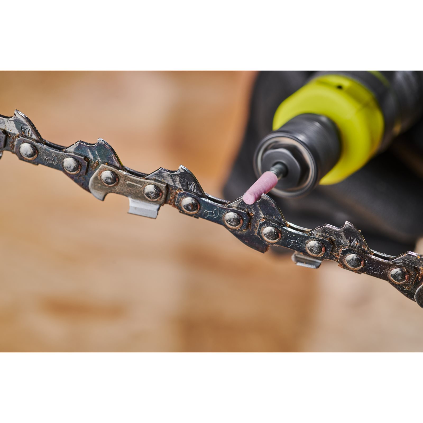 Pietre de șlefuit pentru aplicații generale 2pk 4mm Ryobi RAR501-2 - in utilizare 1