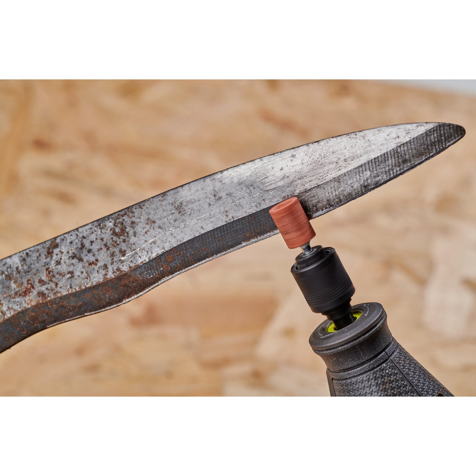Piatră de șlefuire cilindrică de 12,7 mm Ryobi RAR503 - in utilizare 1