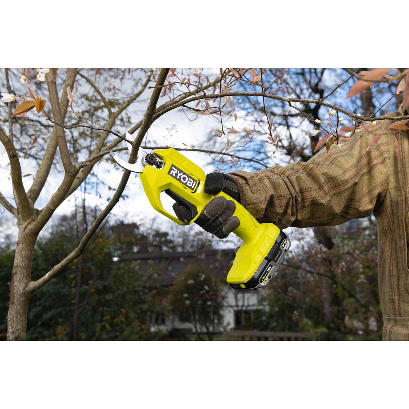 Acumulator Lithium+ 18V ONE+ - 2,0 Ah Ryobi RB1820C - in utilizare 5