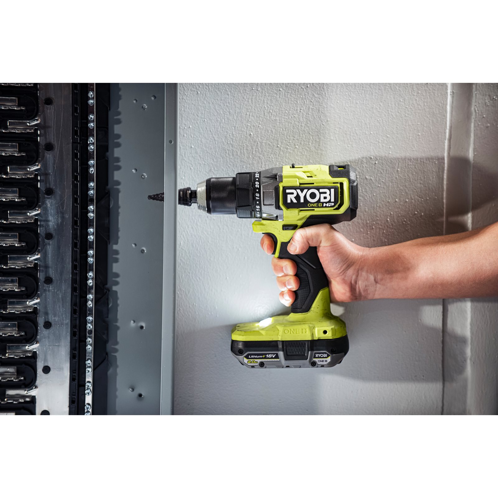 Acumulator Lithium+ 18V ONE+ - 2,0 Ah Ryobi RB1820C - in utilizare 6