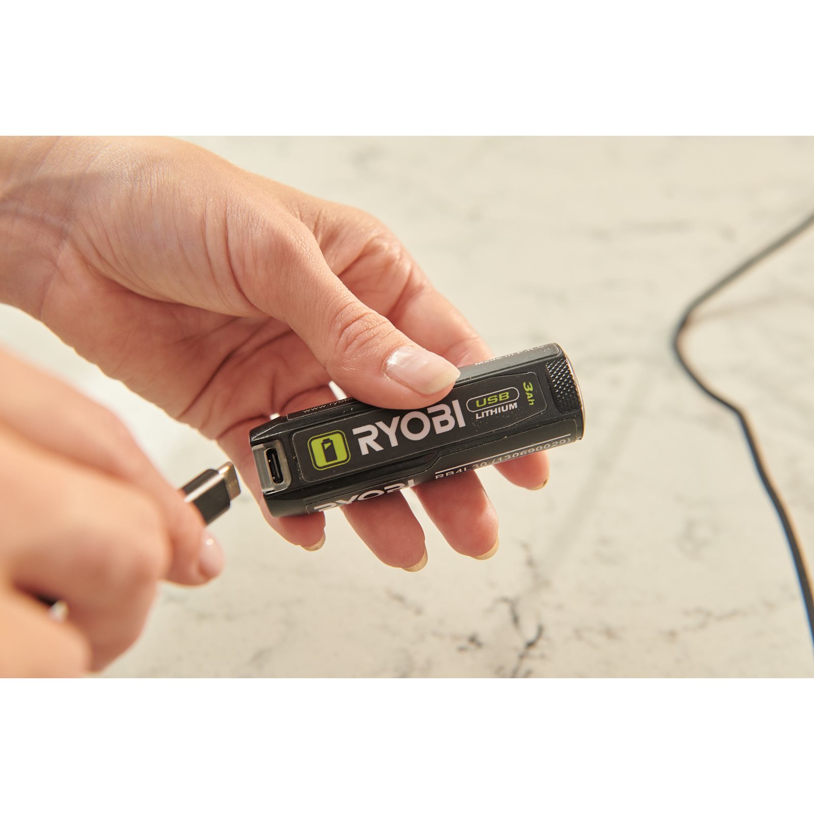 Baterie și bancă de alimentare USB Lithium 3,0Ah Ryobi RB4L30 - detaliu 1