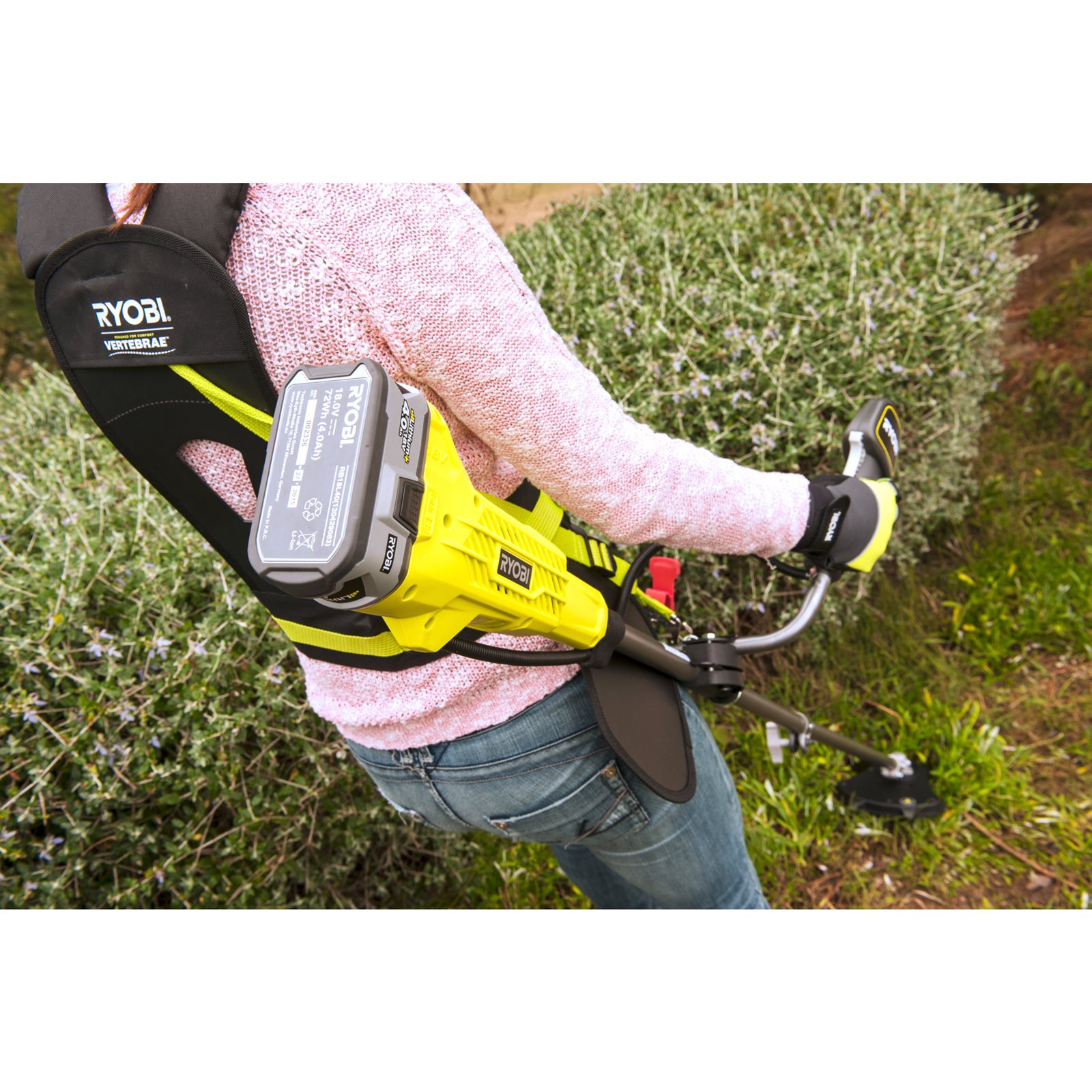 Motocoasă 18V ONE+, mâner tip ghidon (1 x 4,0 Ah) Ryobi RBC18X20B4F - in utilizare 4
