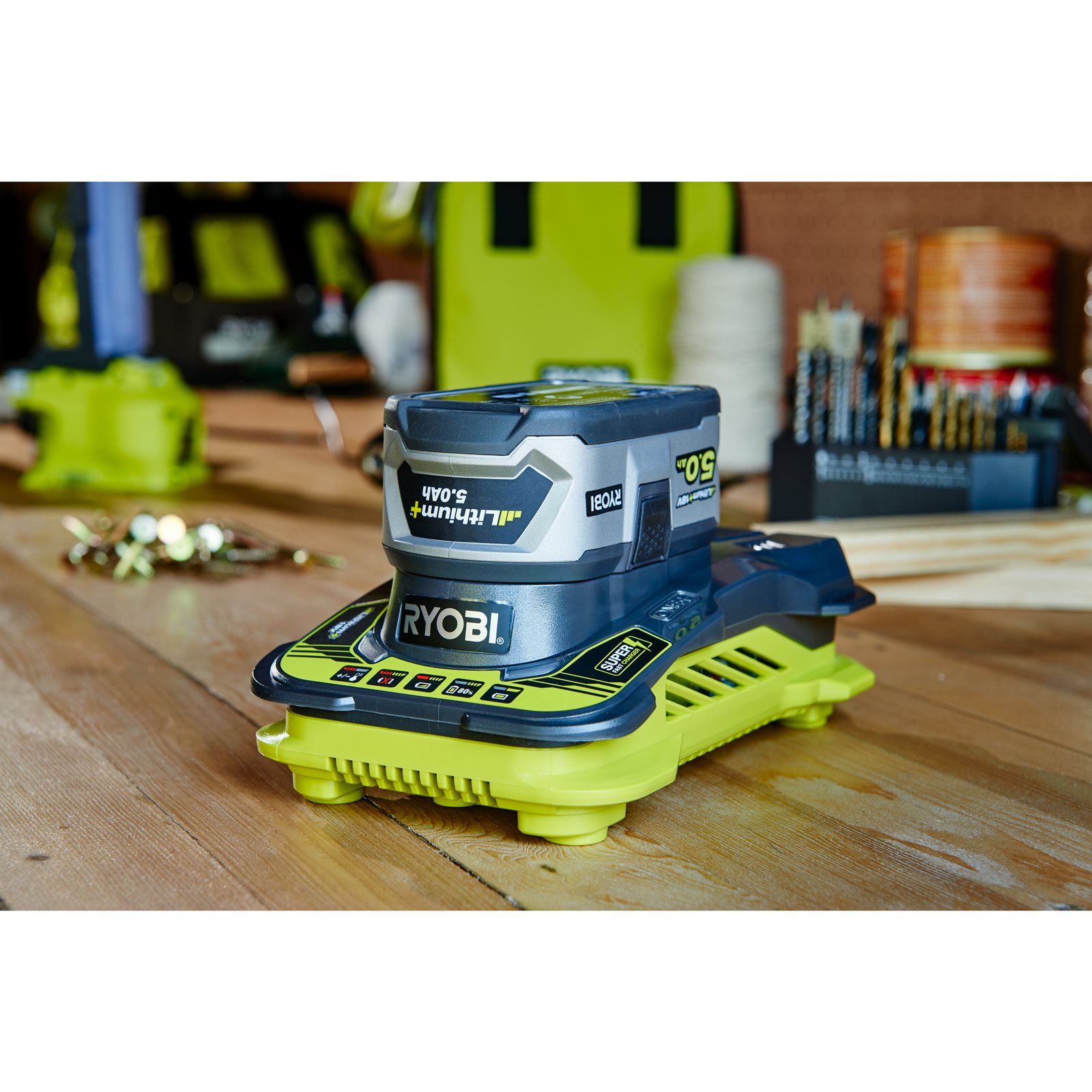 Încărcător rapid 18V ONE+ Ryobi RC18150 - in utilizare 2