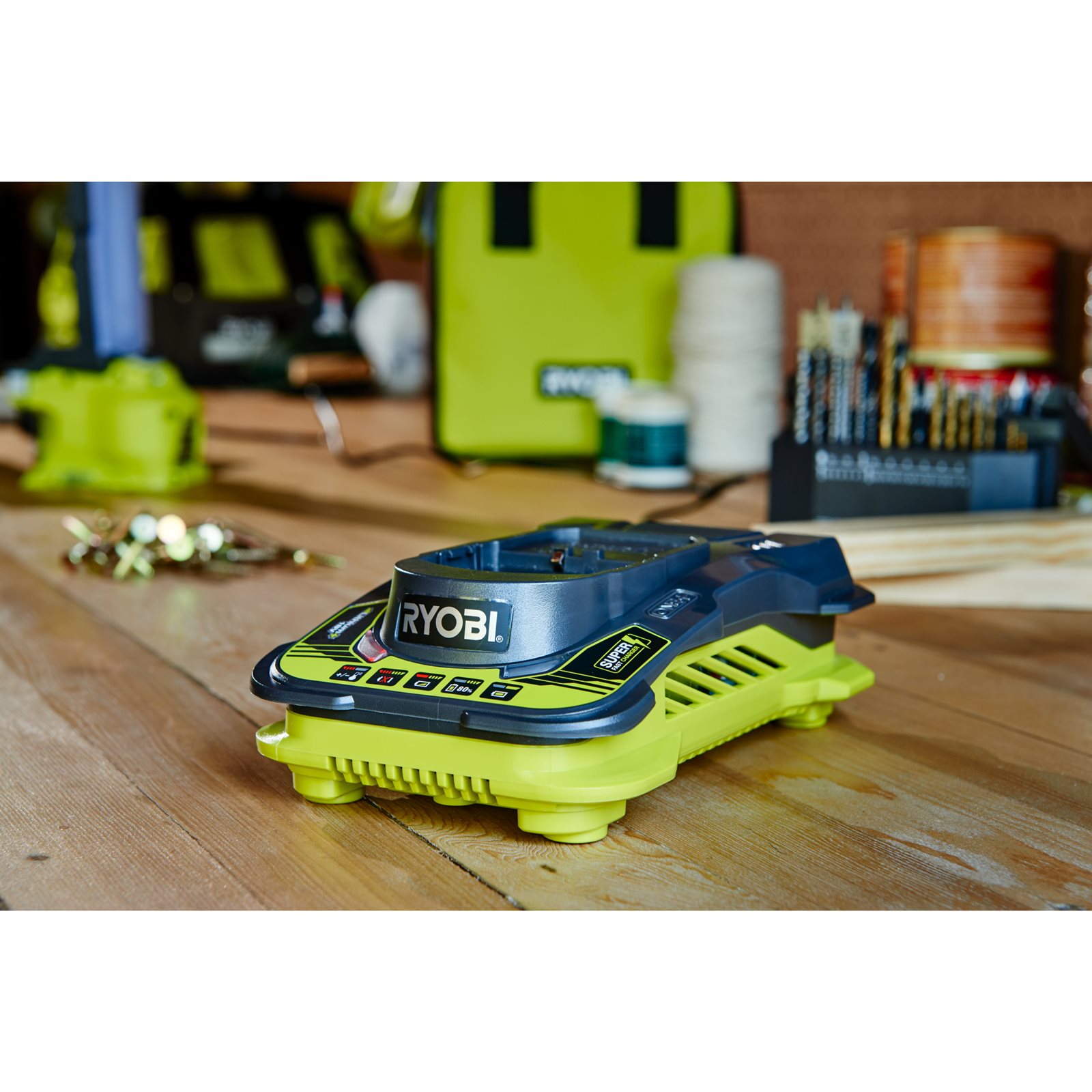 2x acumulatori litiu+ de 5.0Ah și încărcător Ryobi RC18150-250 - in utilizare 2