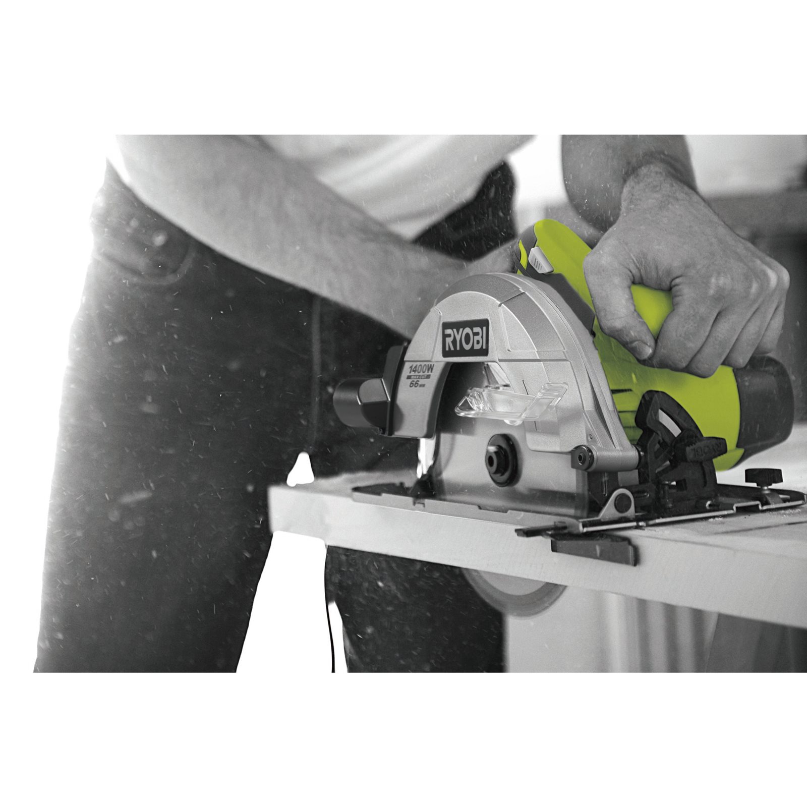 Fierăstrău circular electric 1400 W Ryobi RCS1400-G - in utilizare 1