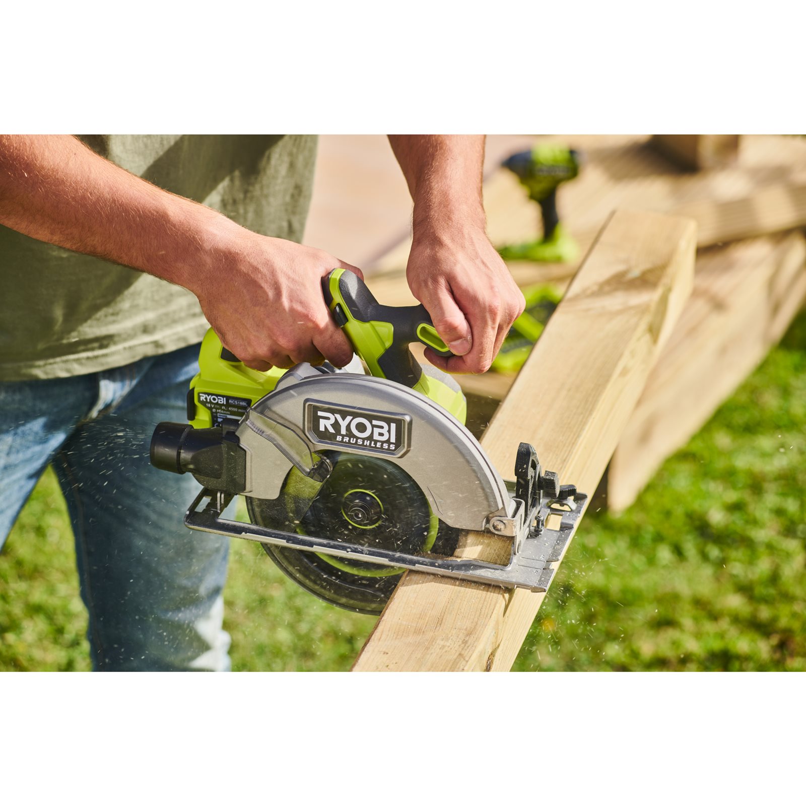 Fierăstraie circulare Ryobi RCS18BL-0 - in utilizare 1