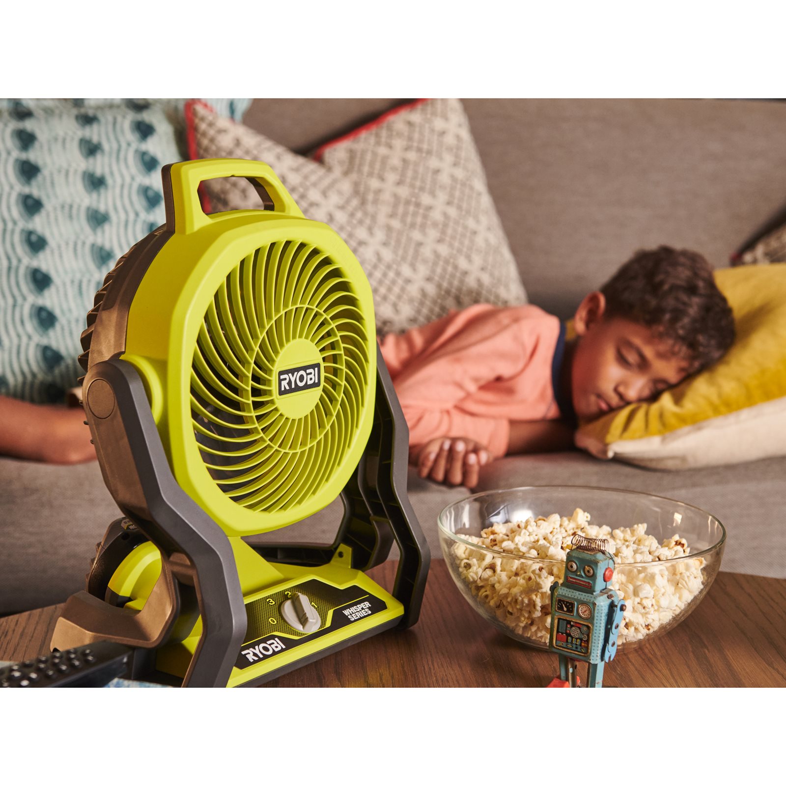 Ventilator WHISPER 18V fără cablu Ryobi RF18-0 - in utilizare 1