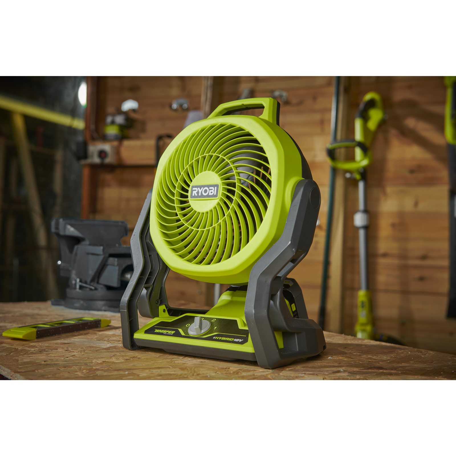 Ventilator WHISPER 18V fără cablu Ryobi RF18-0 - in utilizare 2