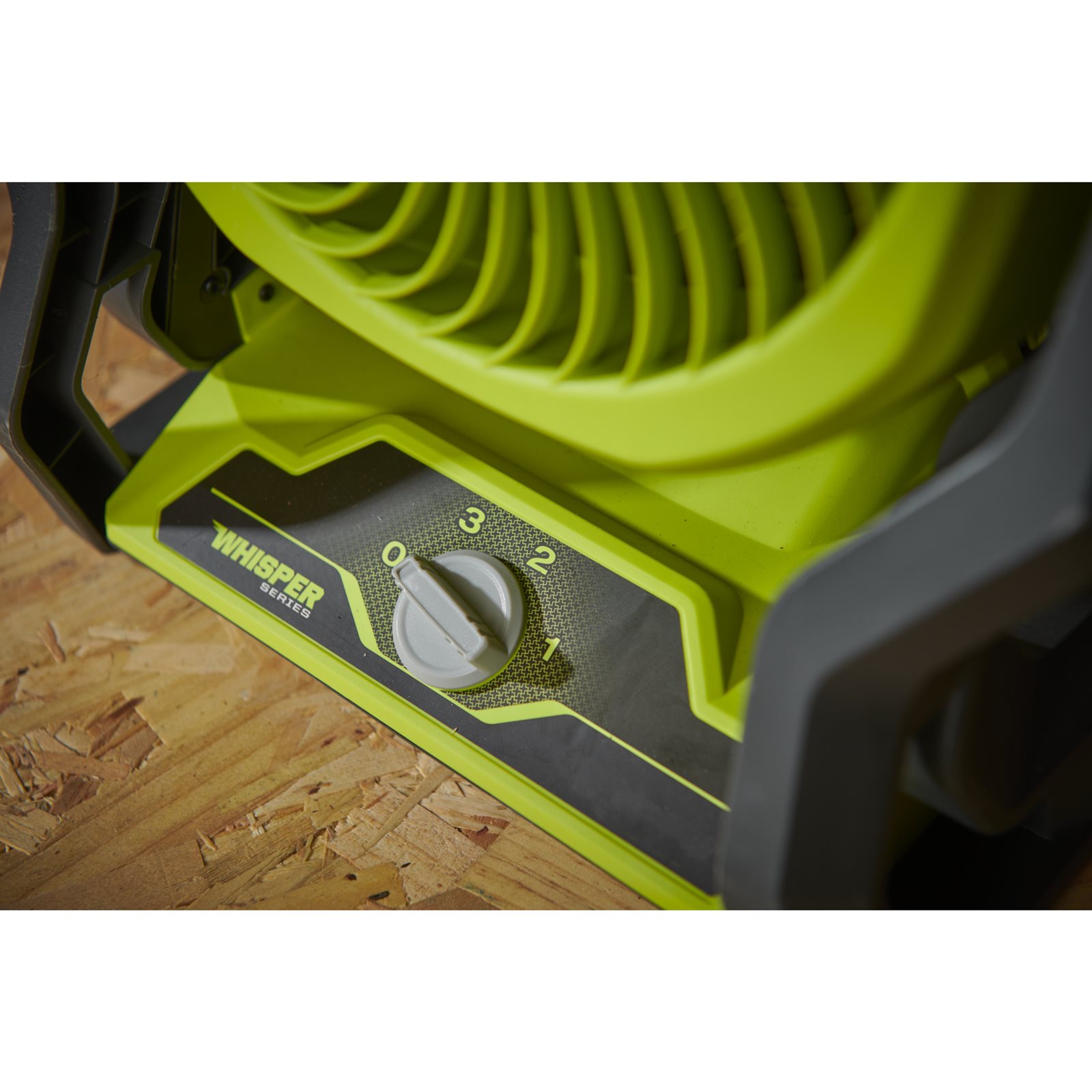 Ventilator WHISPER 18V fără cablu Ryobi RF18-0 - in utilizare 4