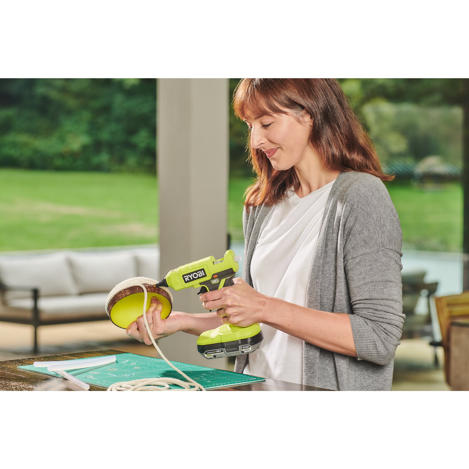 Pistol de lipit ONE+ 18V Ryobi RGLU18-0 - in utilizare 2