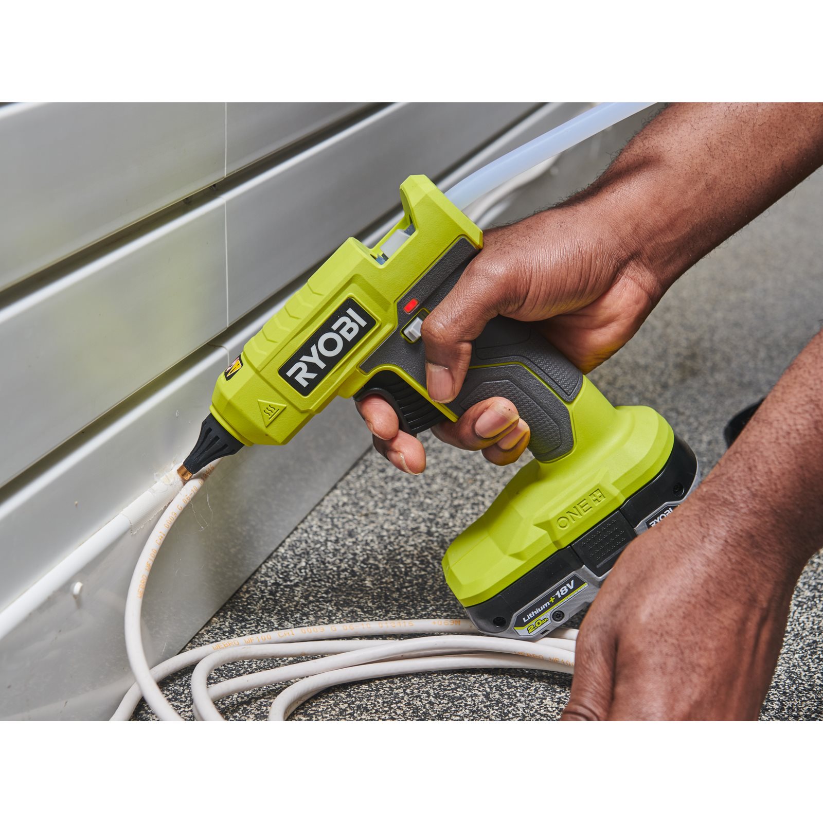 Pistol de lipit ONE+ 18V Ryobi RGLU18-0 - in utilizare 3
