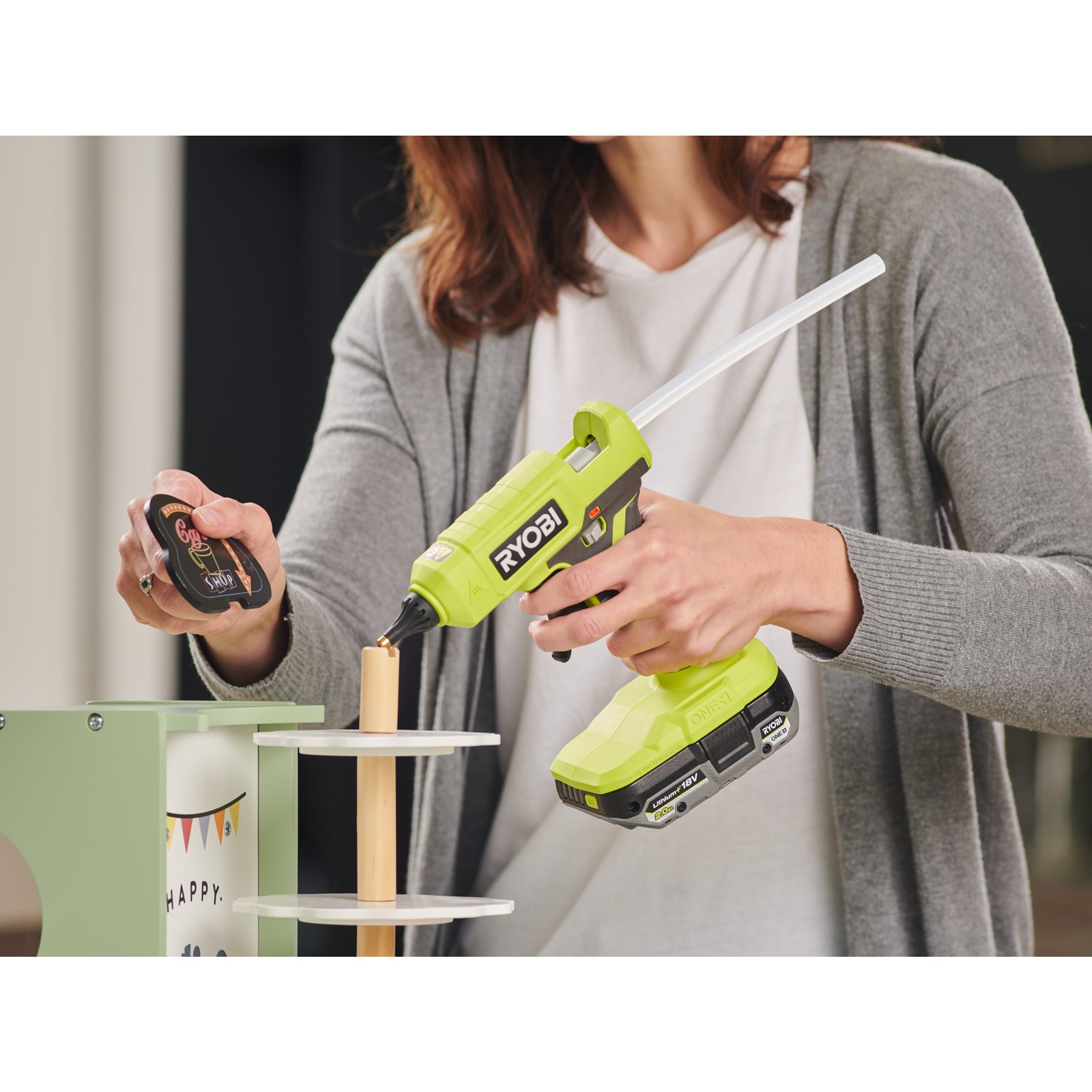 Pistol de lipit ONE+ 18V Ryobi RGLU18-0 - in utilizare 4