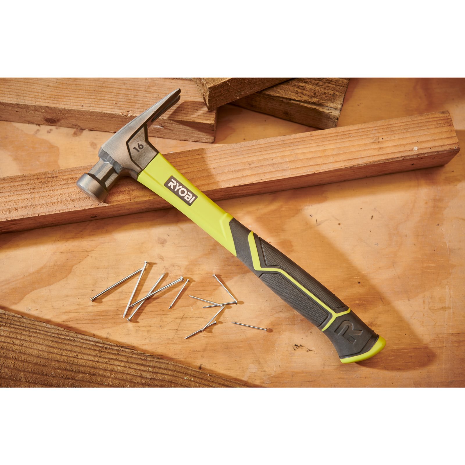 Ciocan dulgher 450 g Ryobi RH16FSS - in utilizare 5