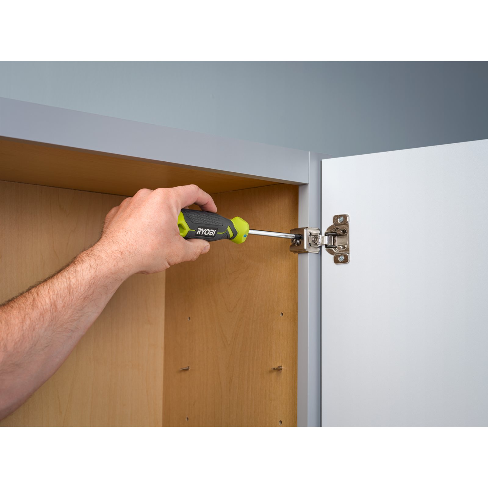 Set de șurubelnițe magnetice de 6 piese Ryobi RHSDS6PC - in utilizare 1