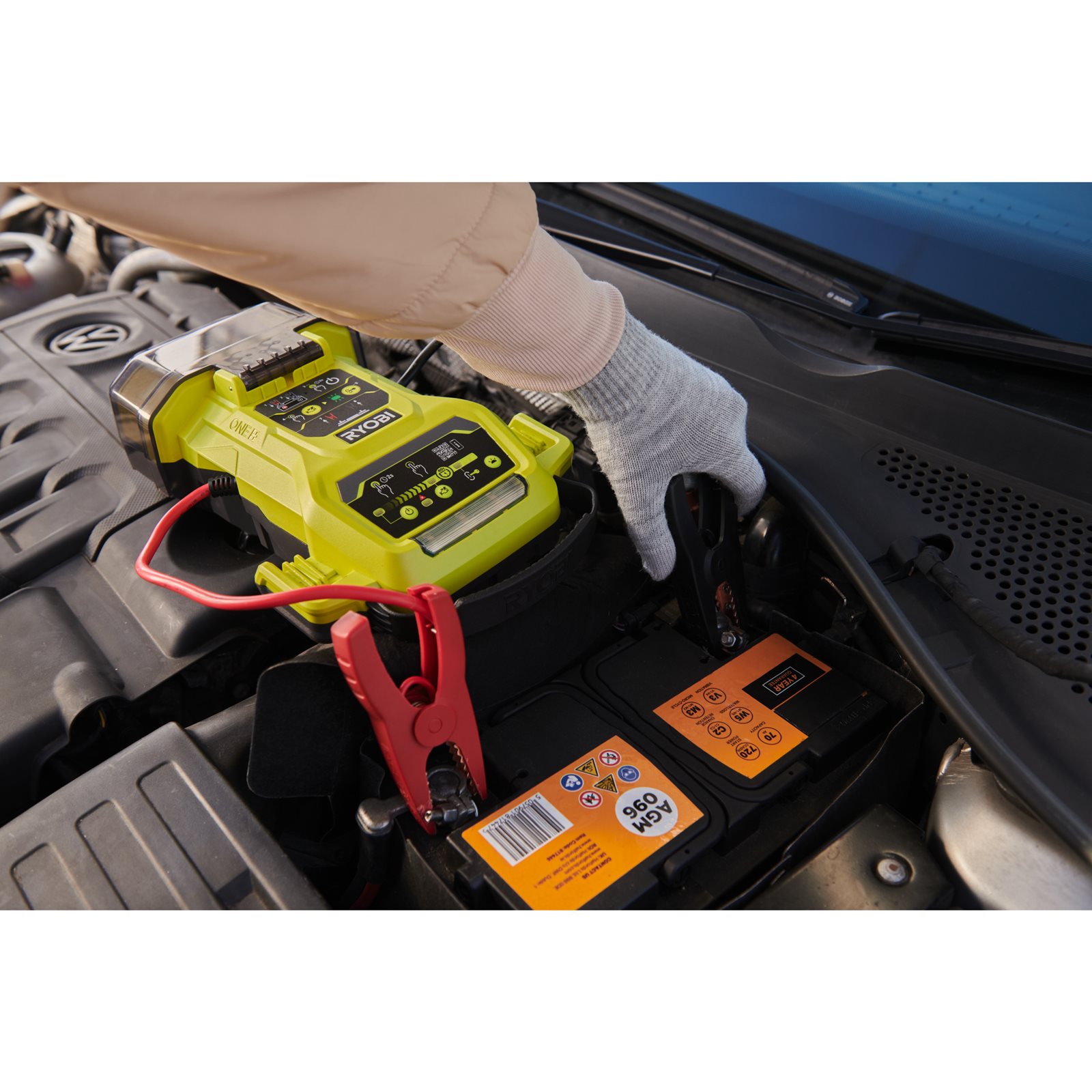 Jump Starters Ryobi RJSC18-0 - in utilizare 7