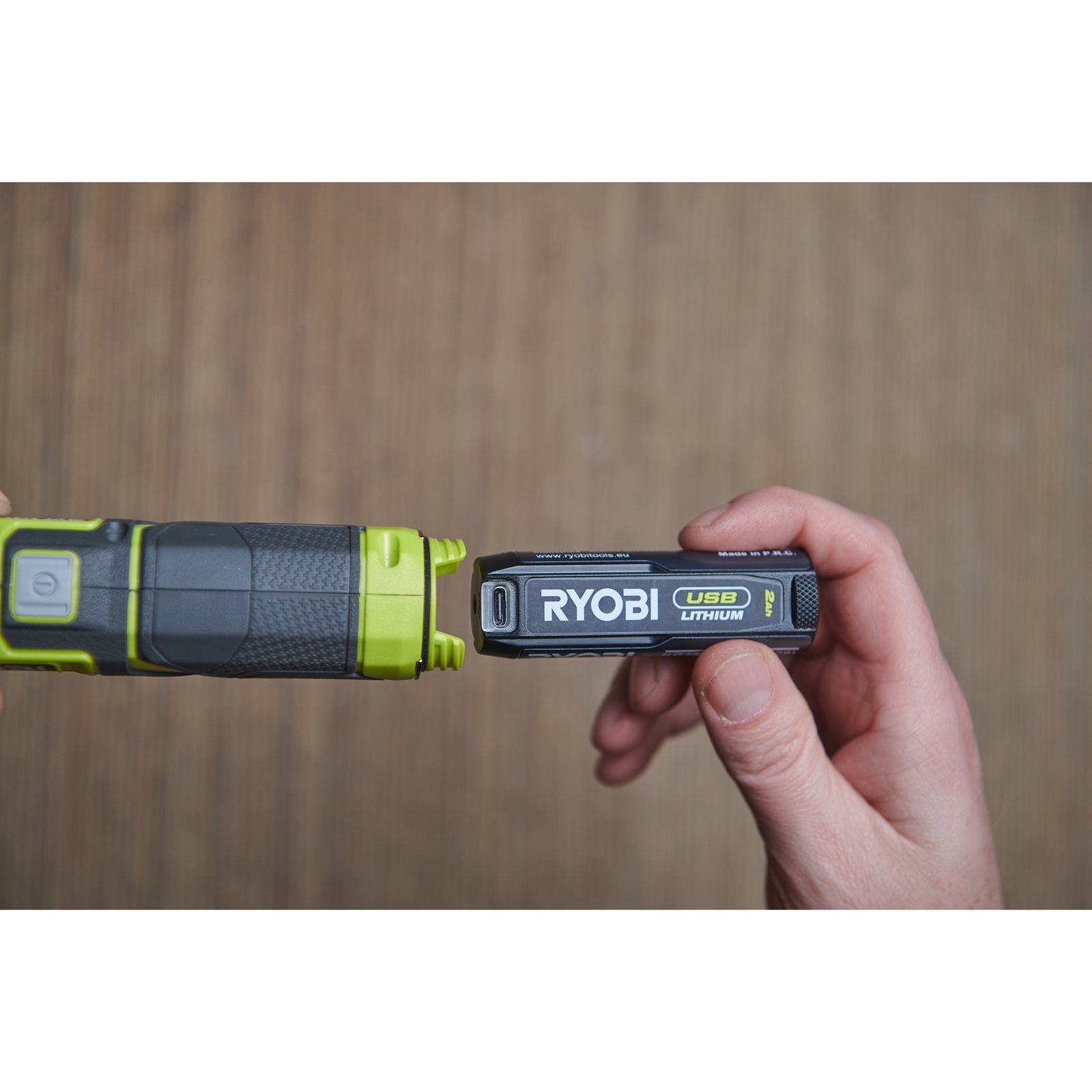 Lumină de inspecție USB Lithium 4V Ryobi RLI4-0 - in utilizare 5