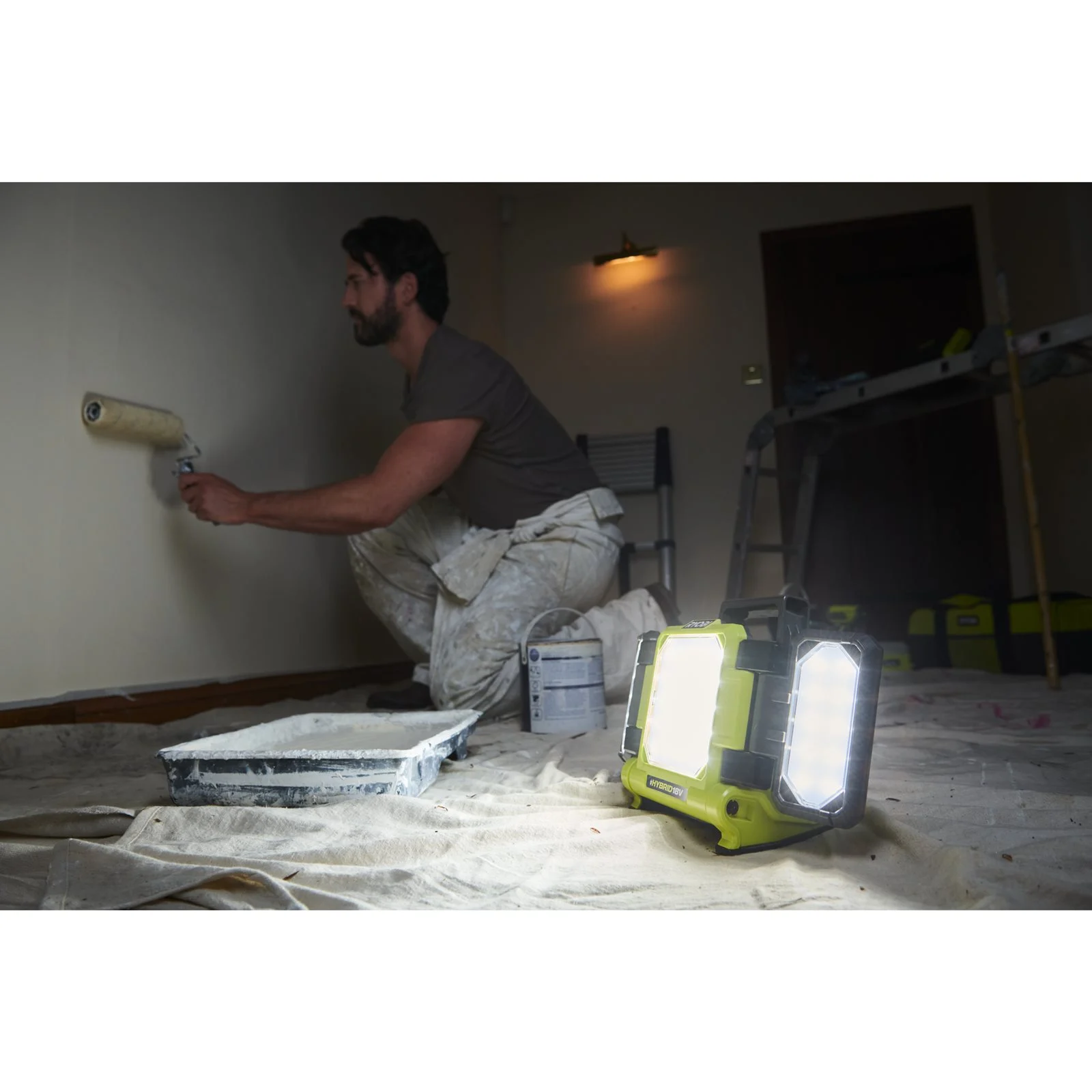 Aplică fără cablu de 18V Ryobi RLP18-0 - in utilizare 2