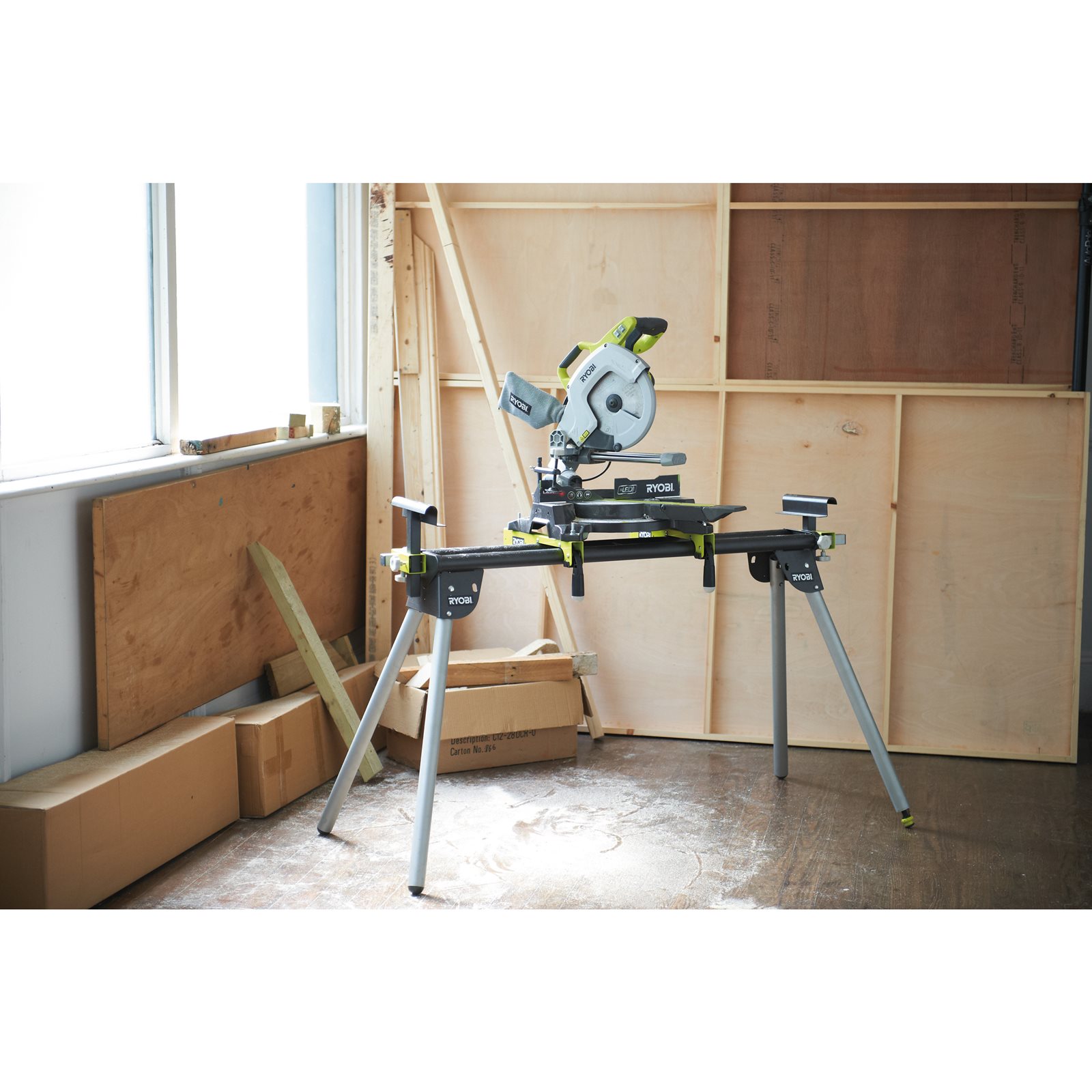 Stand cu picioare reglabil 294 cm Ryobi RLS01 - in utilizare 2