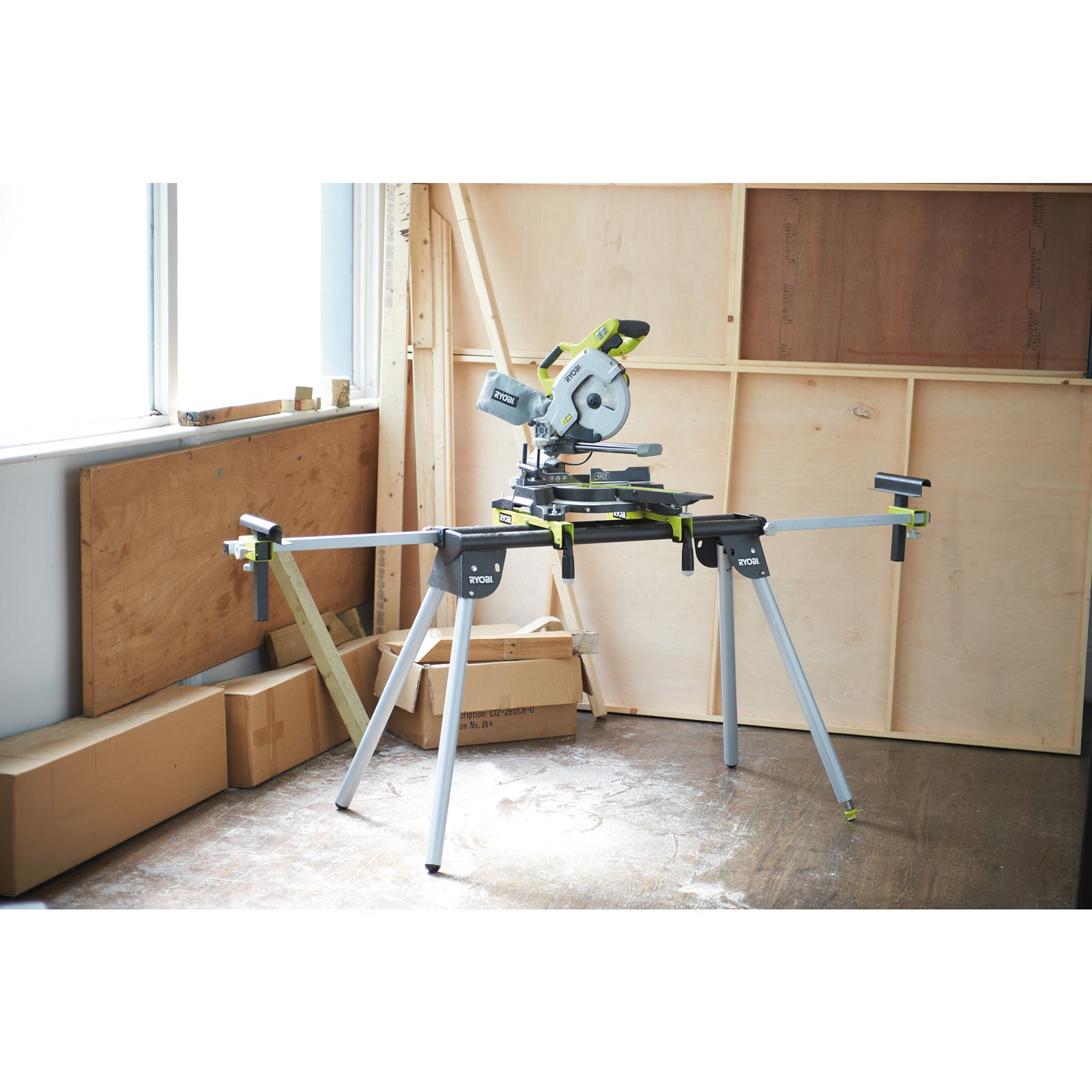 Stand cu picioare reglabil 216 cm Ryobi RLS02 - in utilizare 2