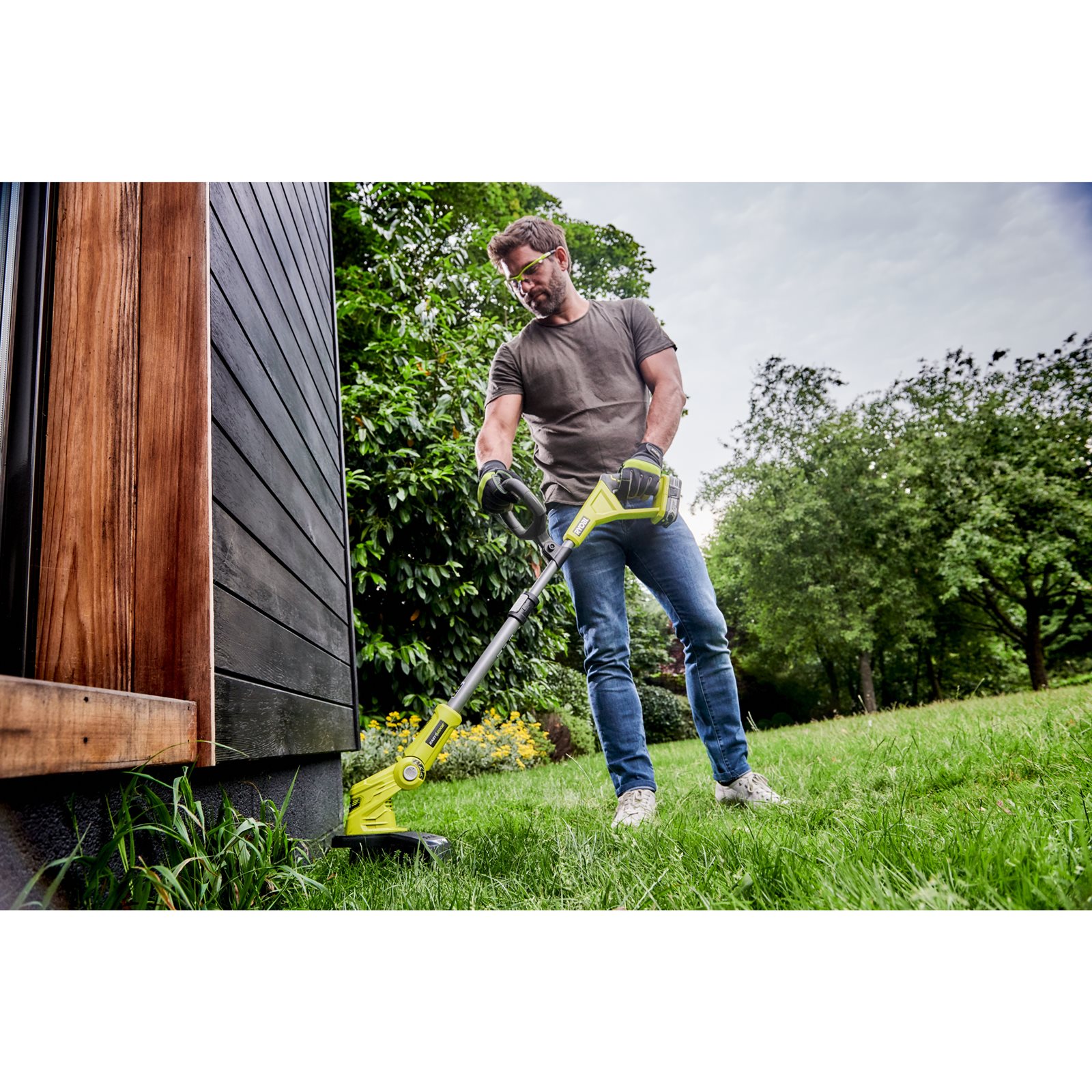 Trimmer iarbă 18V ONE+, lățime tăiere 25/30 cm (1 x 2,0 Ah) Ryobi RLT183220S - in utilizare 5