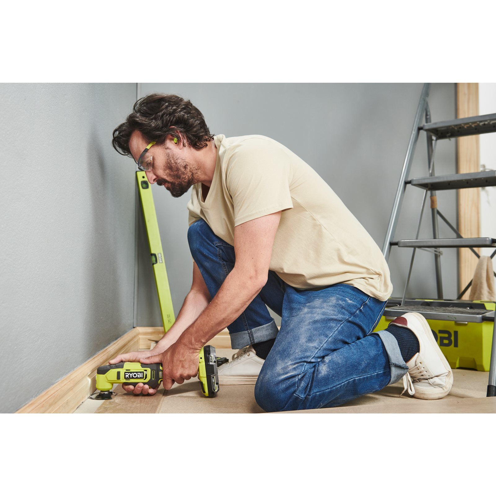 Mașină multifuncțională 18V ONE+ Ryobi RMT18-0 - in utilizare 1