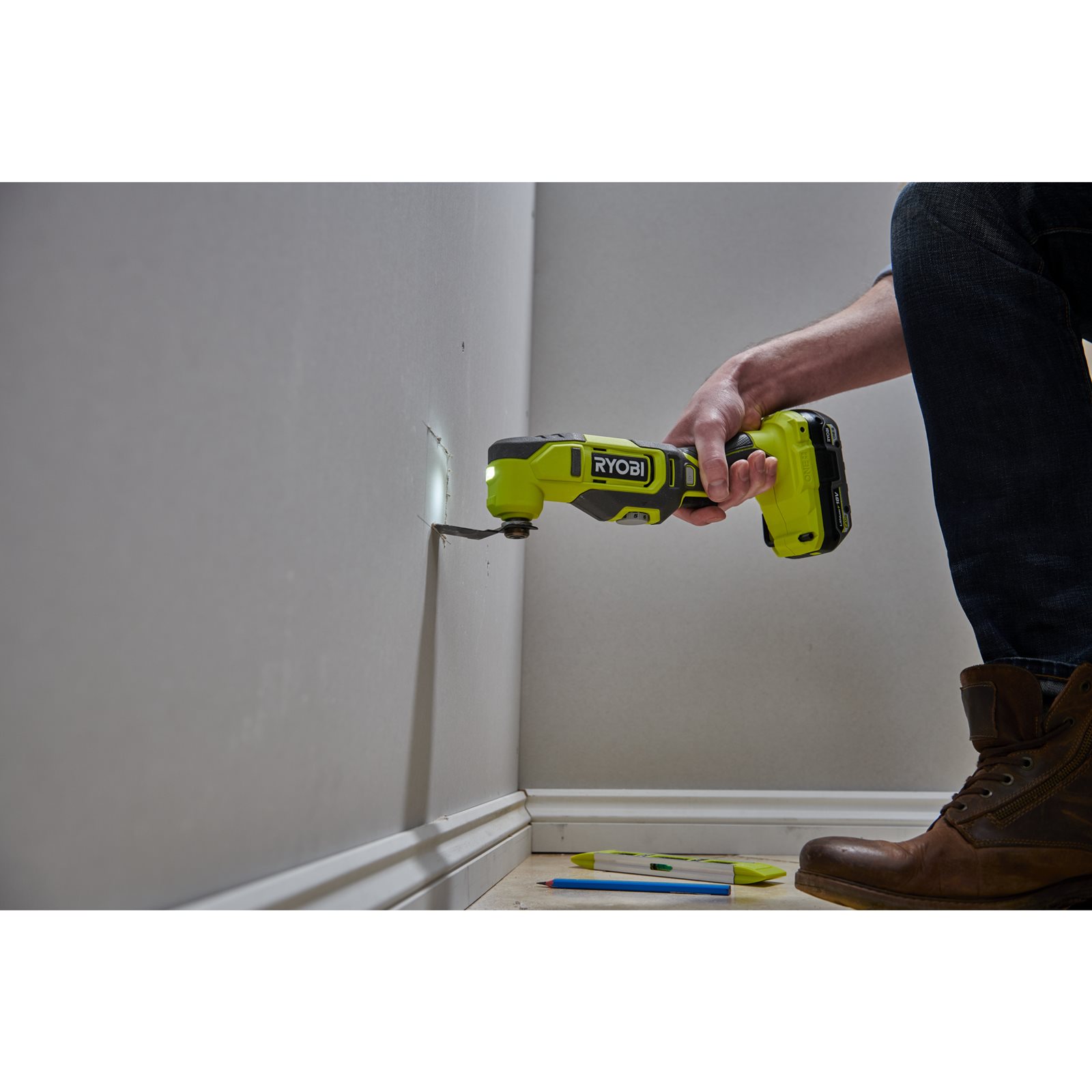 Mașină multifuncțională 18V ONE+ Ryobi RMT18-0 - in utilizare 2