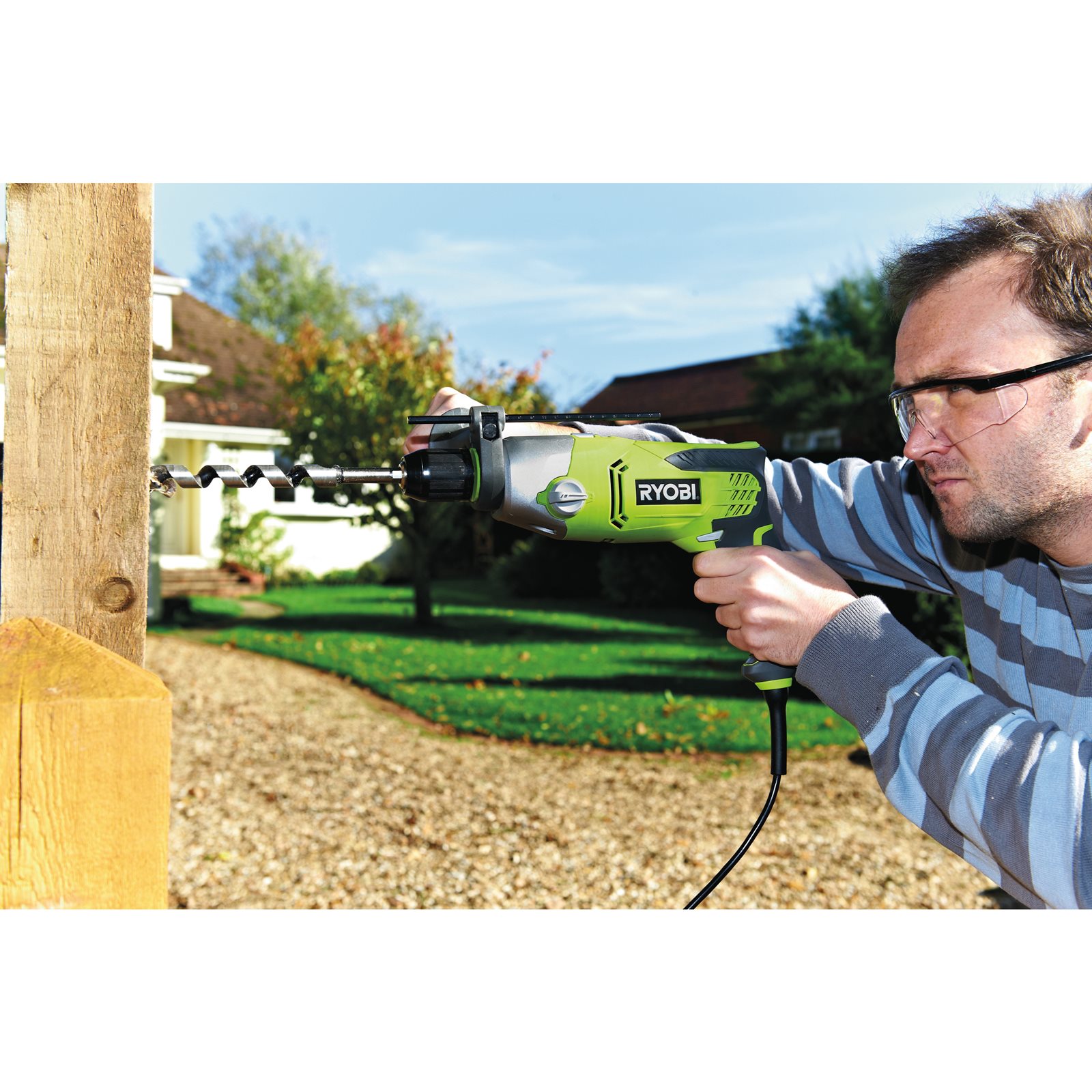 Mașină de găurit cu percuție electrică 1200 W Ryobi RPD1200-K - in utilizare 4