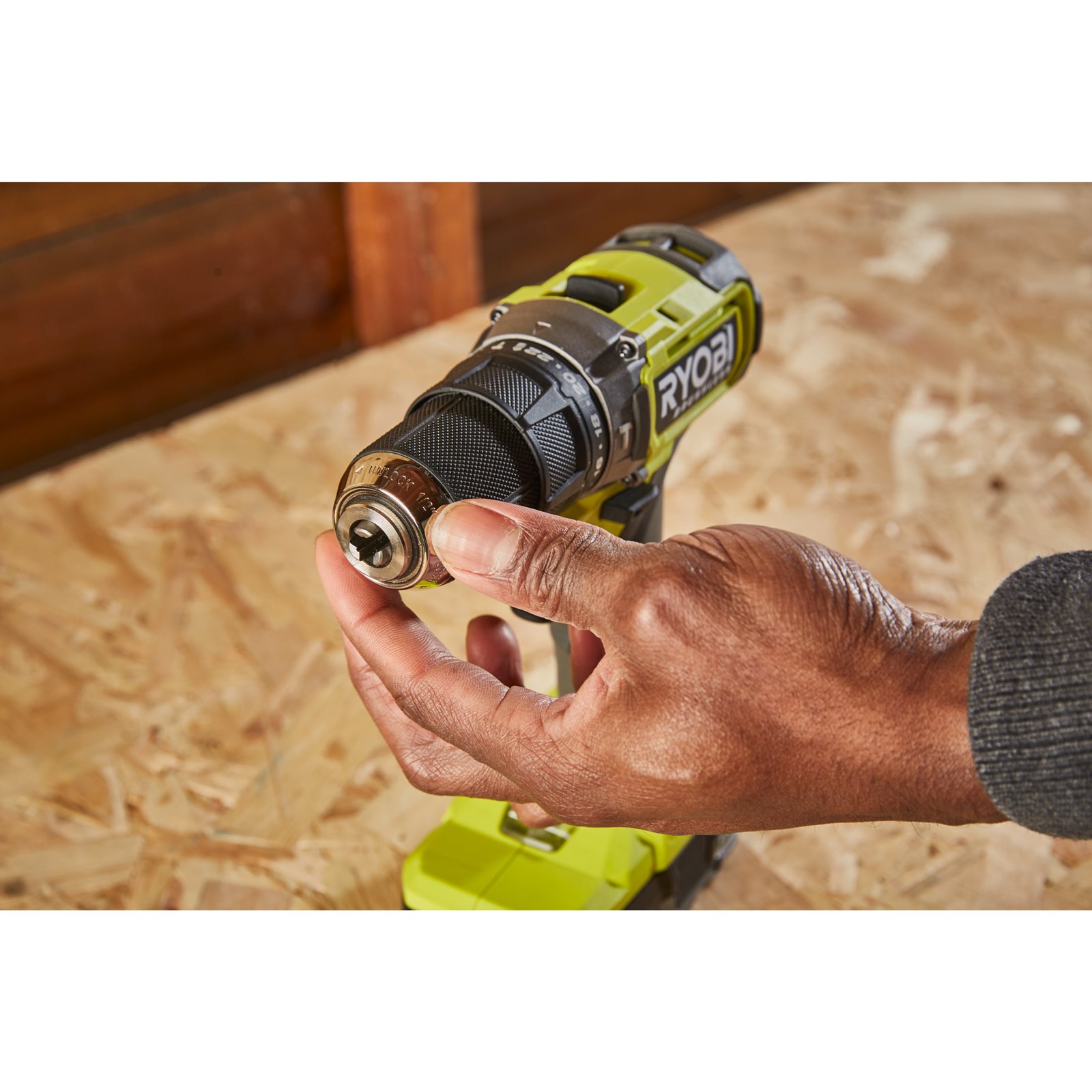 Mașini de găurit cu percuție Ryobi RPD18BL1-0 - in utilizare 1