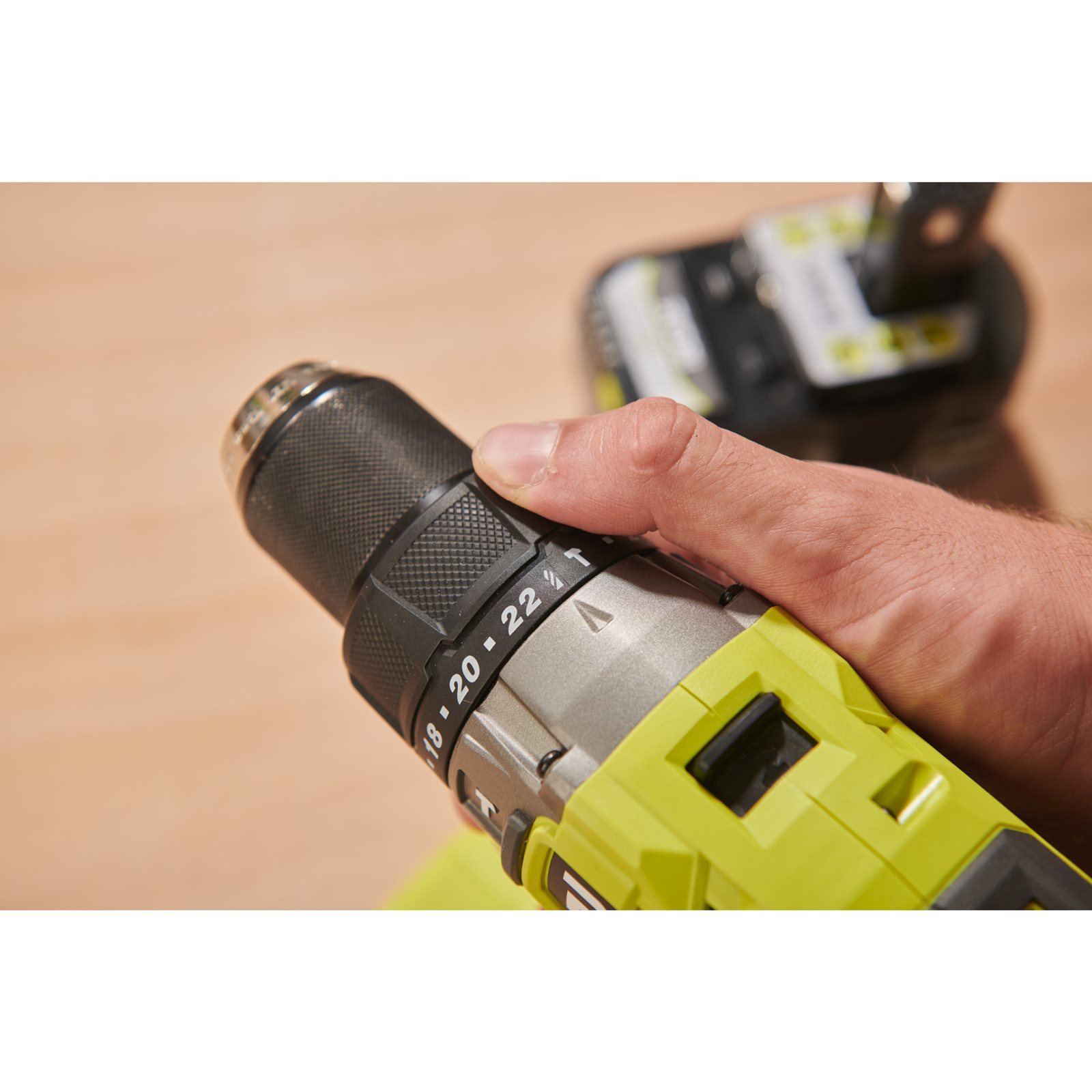 Mașini de găurit cu percuție Ryobi RPD18BL2-0 - in utilizare 5