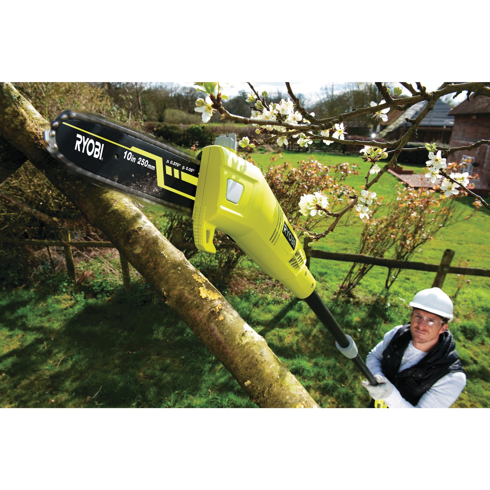 Emondor electric 750 W, bară 25 cm Ryobi RPP755E - in utilizare 1